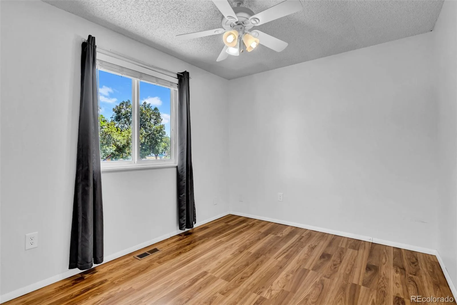 16219 E Linvale Avenue Aurora CO 80013 | MLS #REC8279389 07172026172620 1600 14