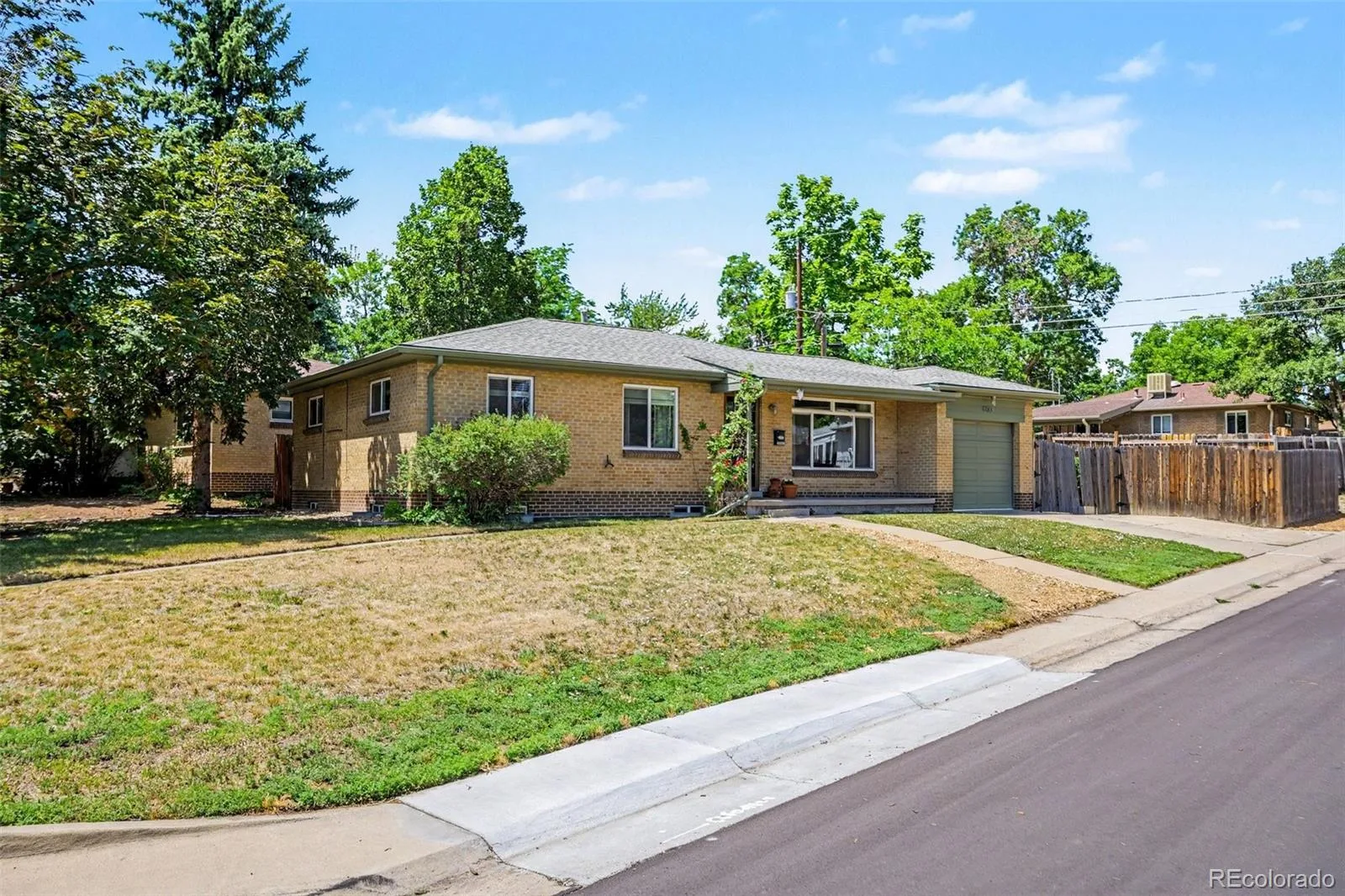 6120 W Arkansas Avenue Denver CO 80232 MLS #REC8279795 06292026230646 1600 41