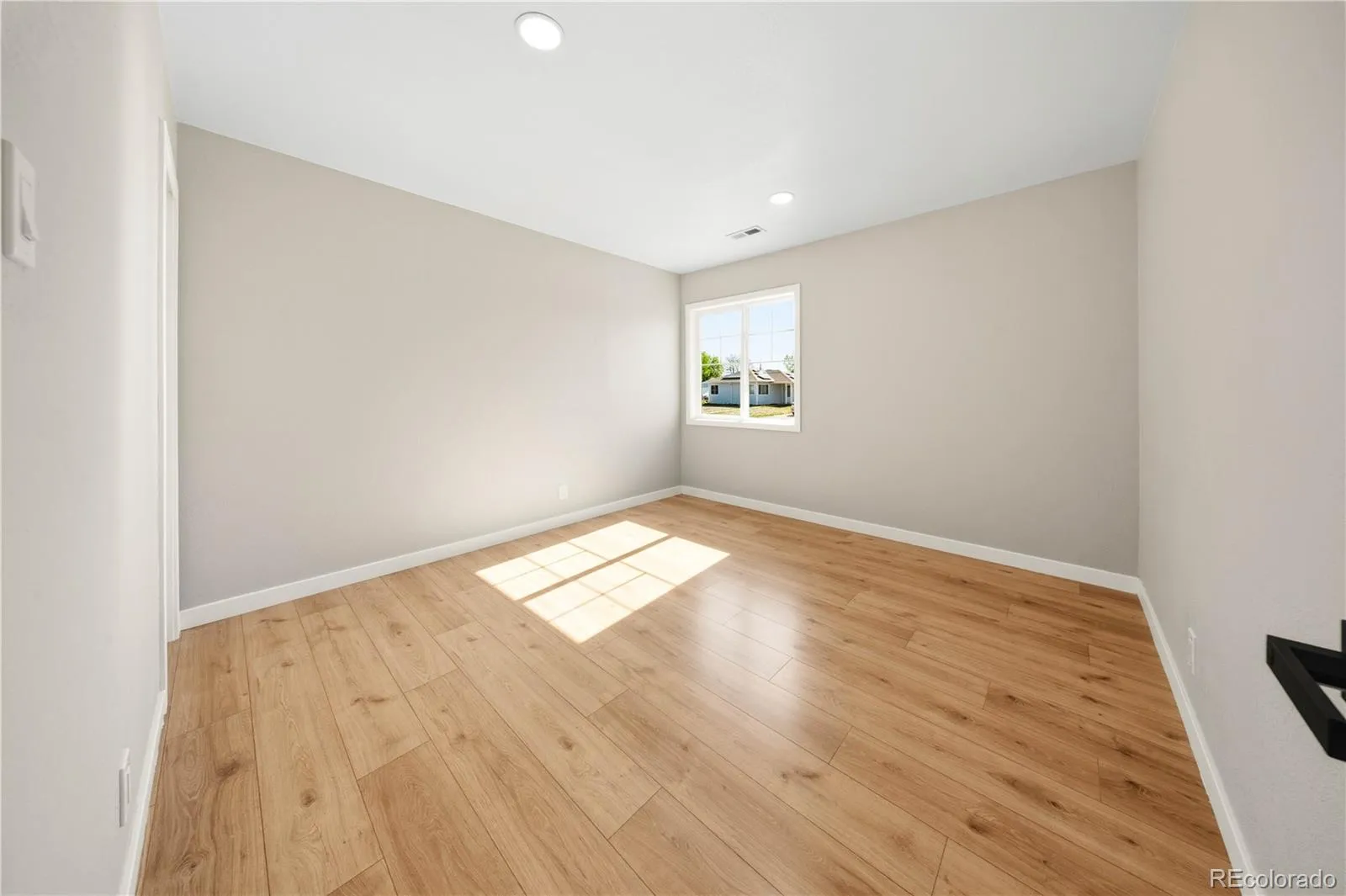 893 S Tejon Street Denver CO 80223 MLS #REC8281567 04222026145004 1600 27