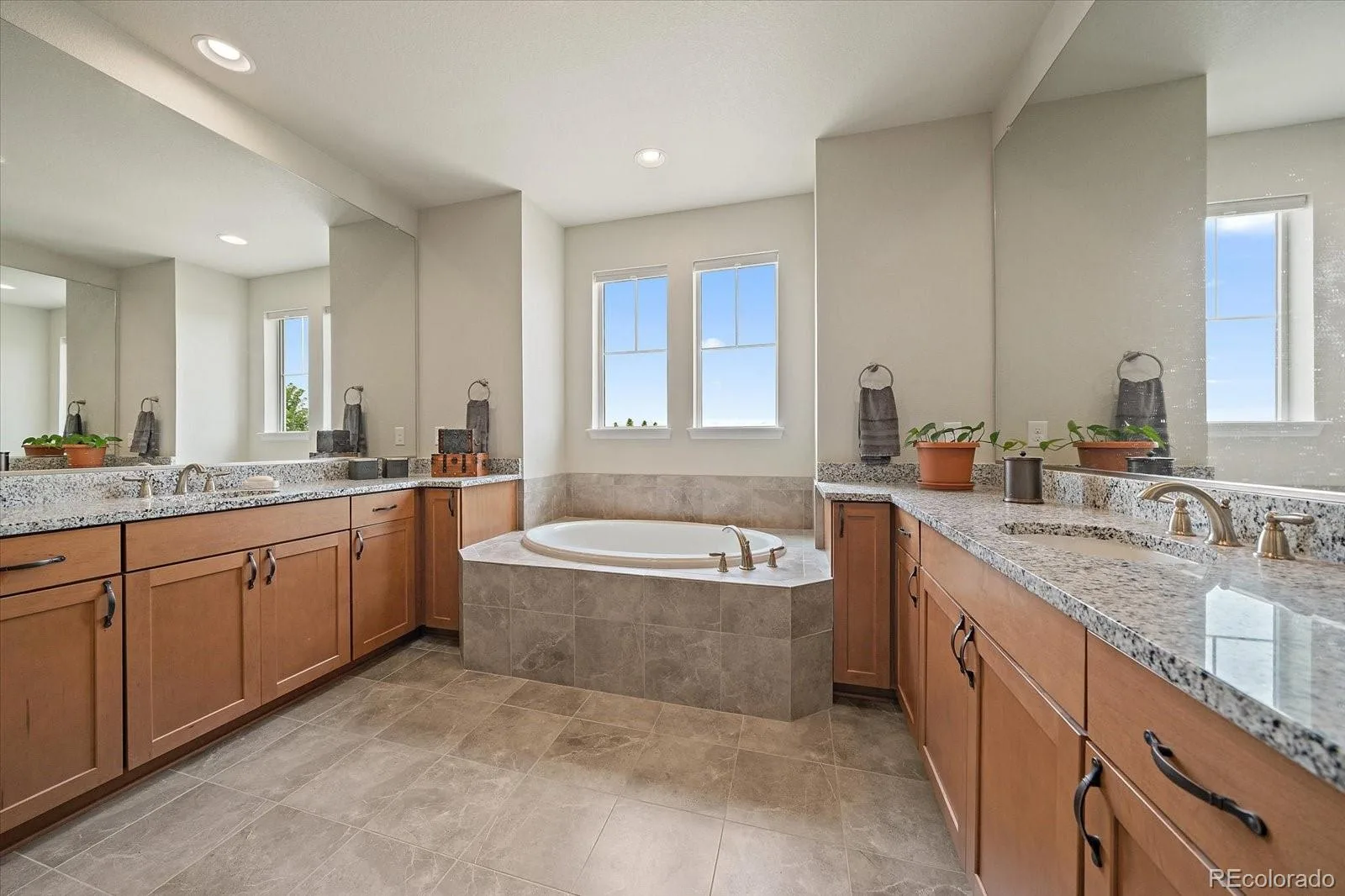 10260 Cosmopolitan Circle Parker CO 80134 MLS #REC8281841 08062026200723 1600 37