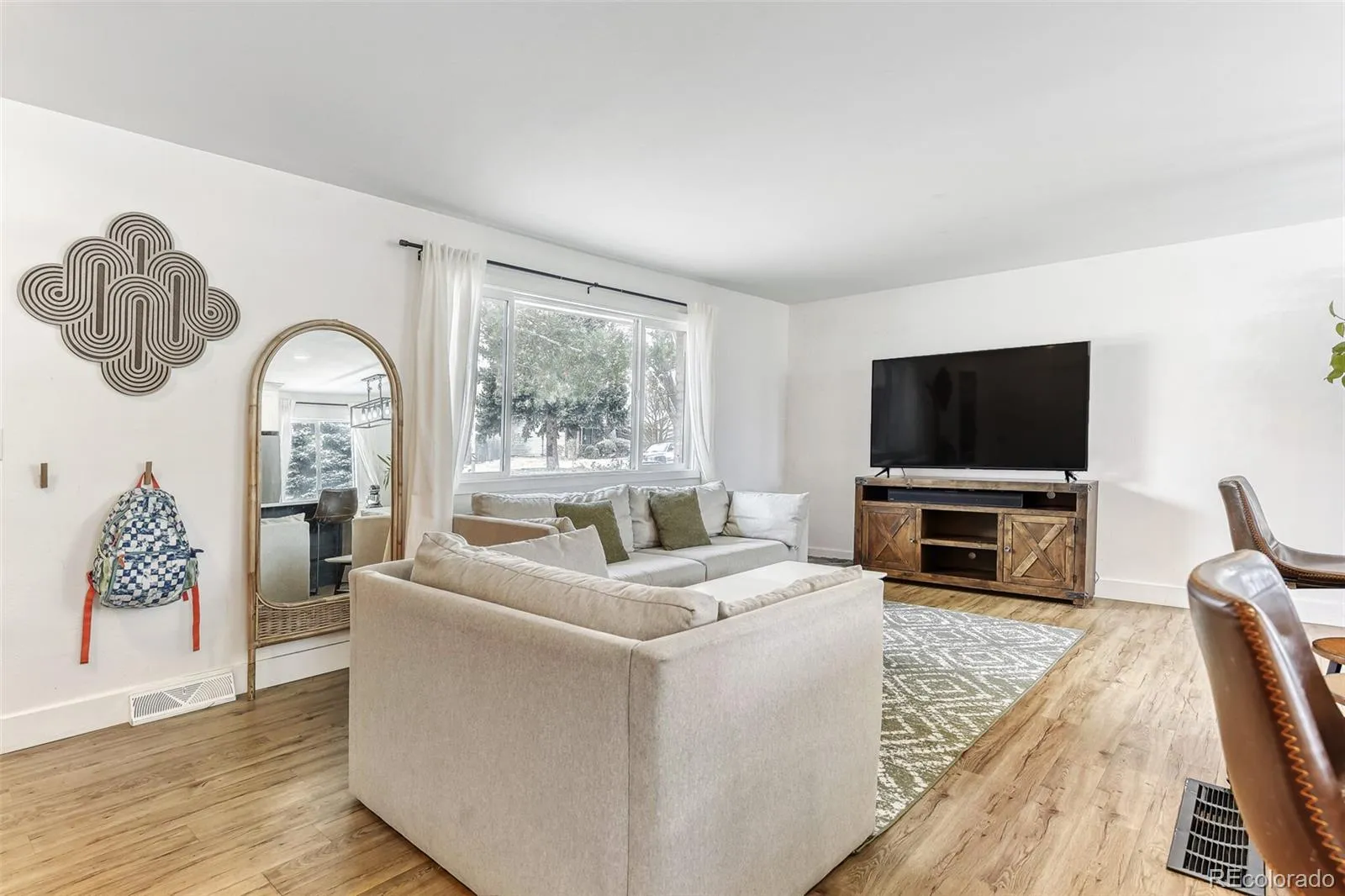 04102026195859 1600 10