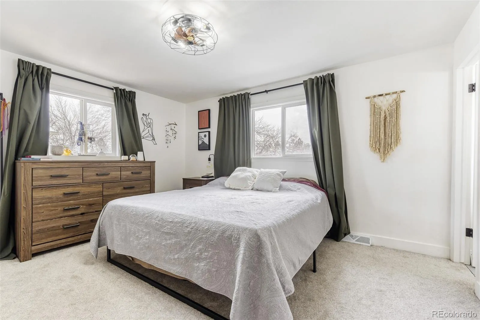 04102026195859 1600 14