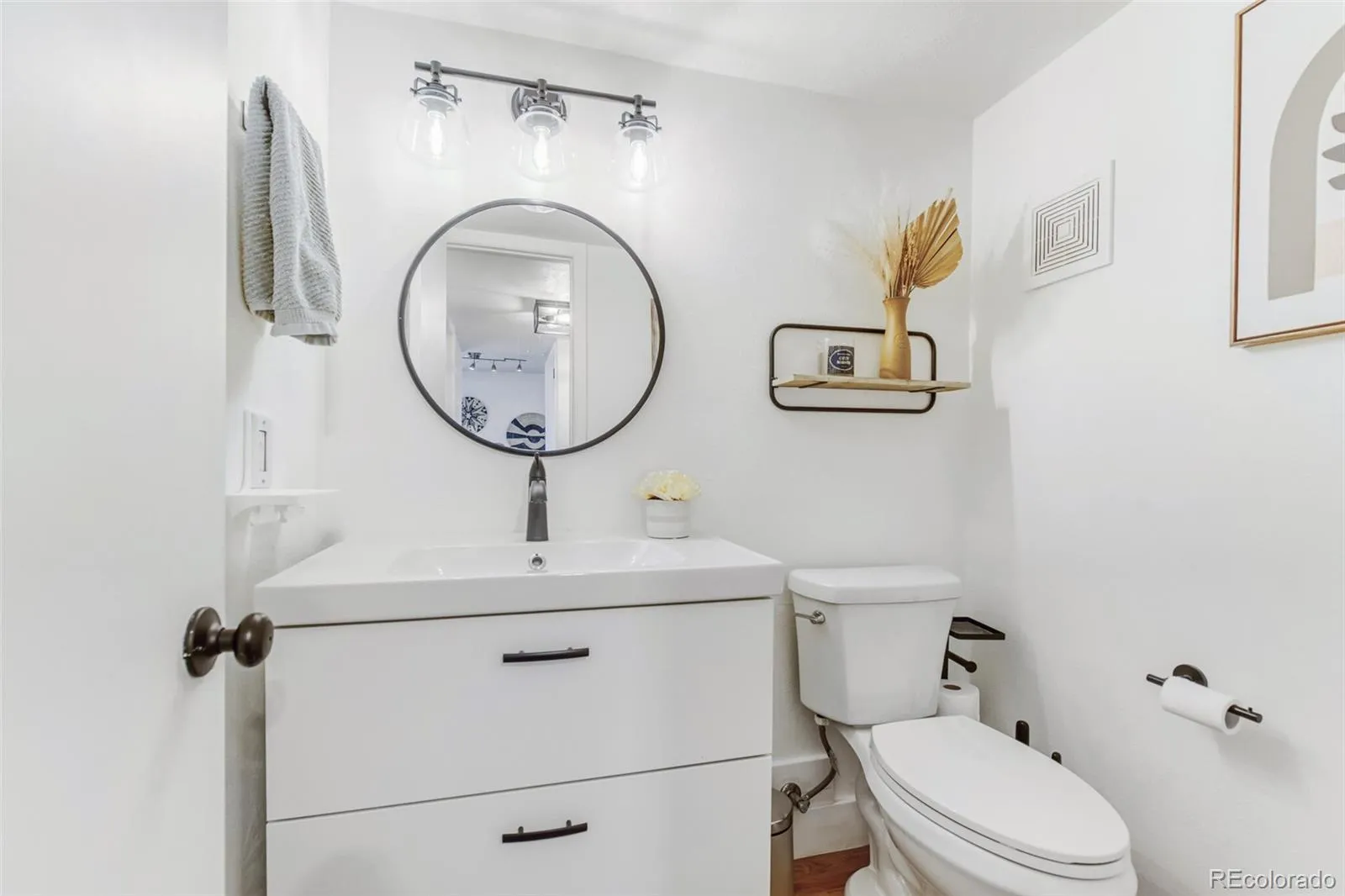 04102026195859 1600 21