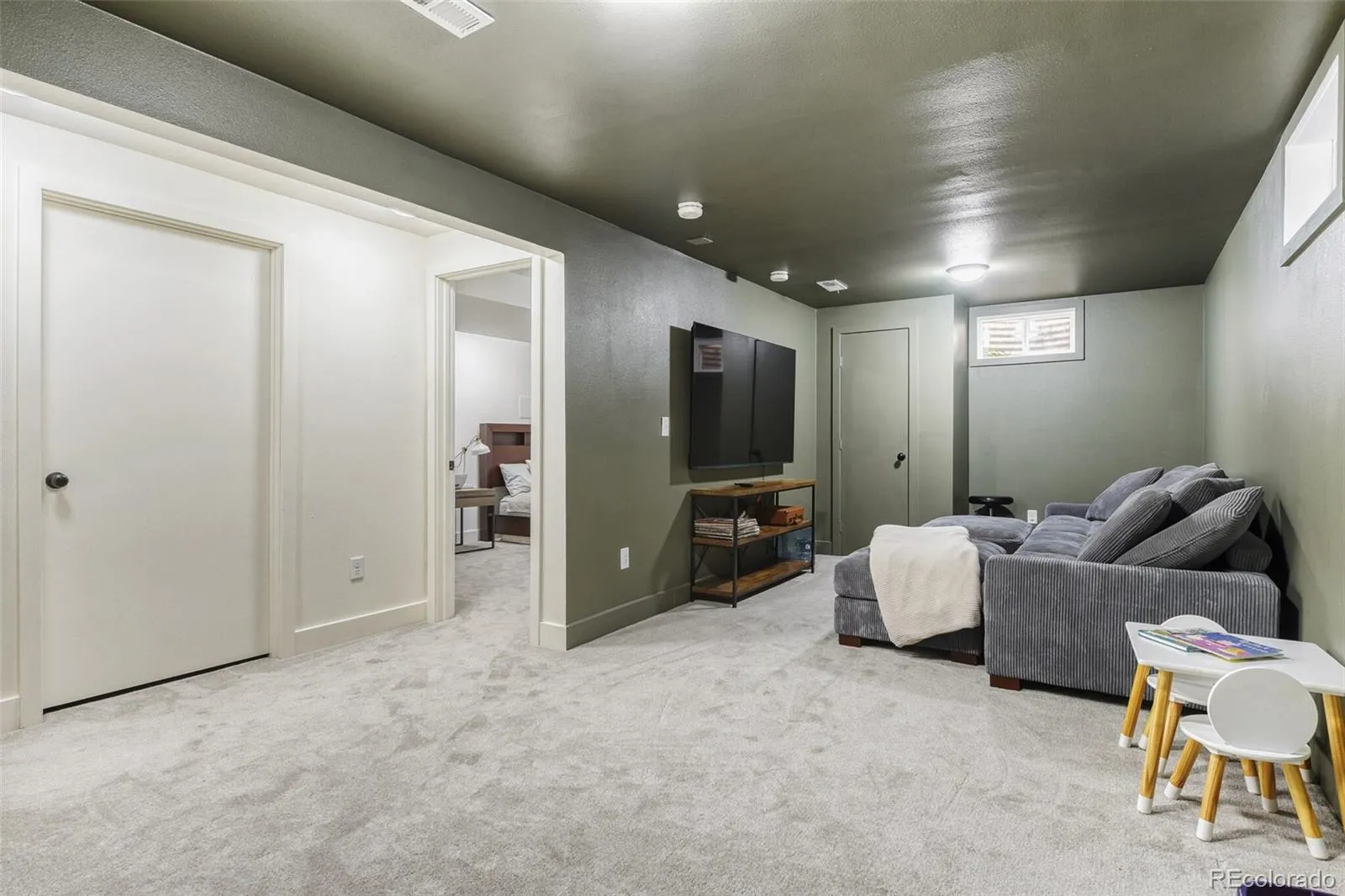 04102026195859 1600 24