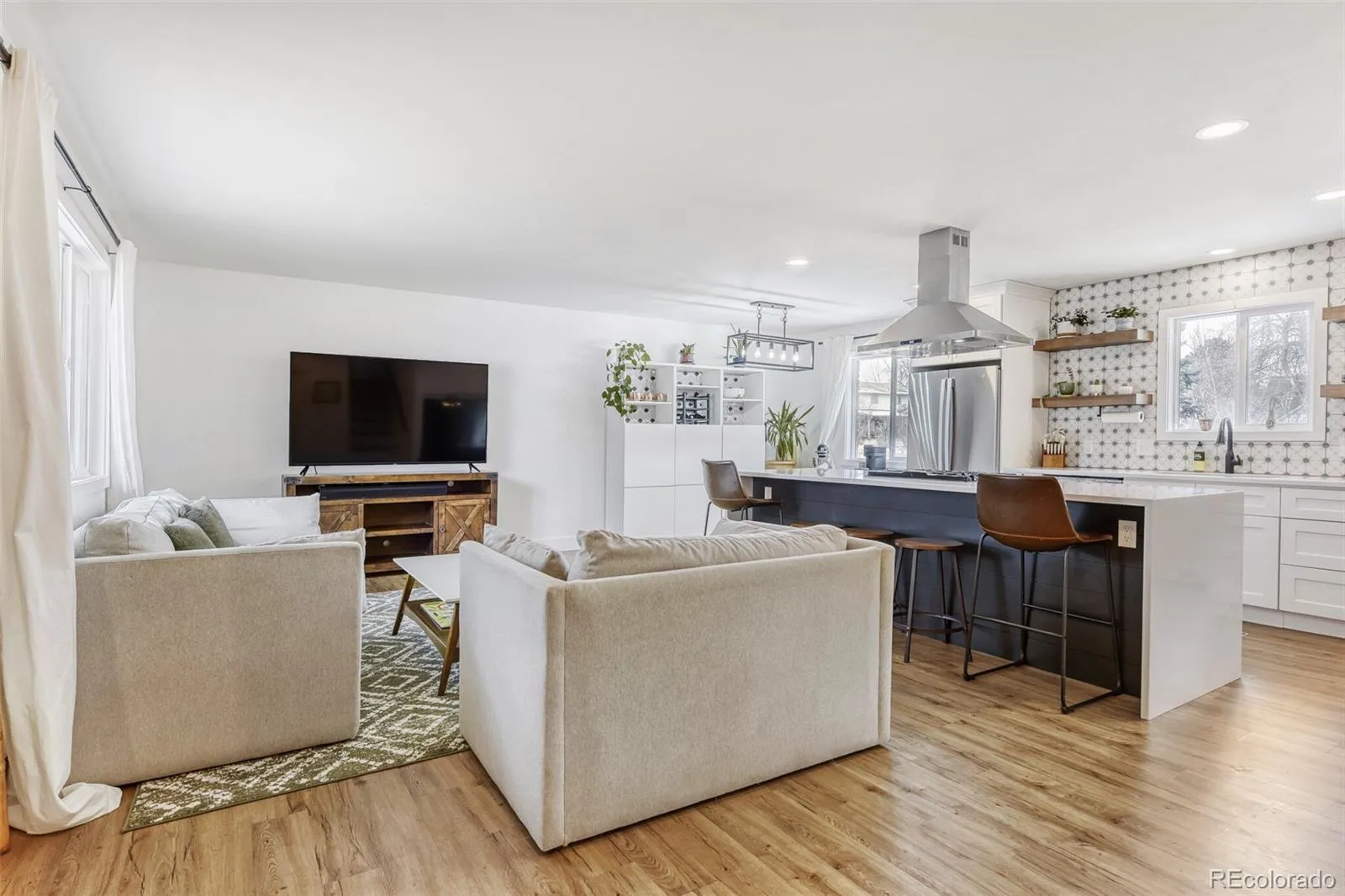 04102026195859 1600 8