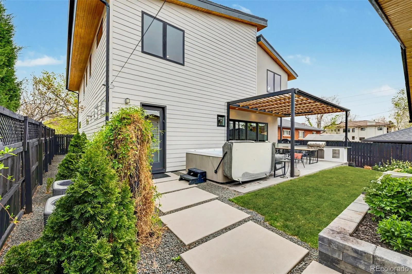1275 S Steele Street Denver CO 80210 MLS #REC8283299 05052026042729 1600 36