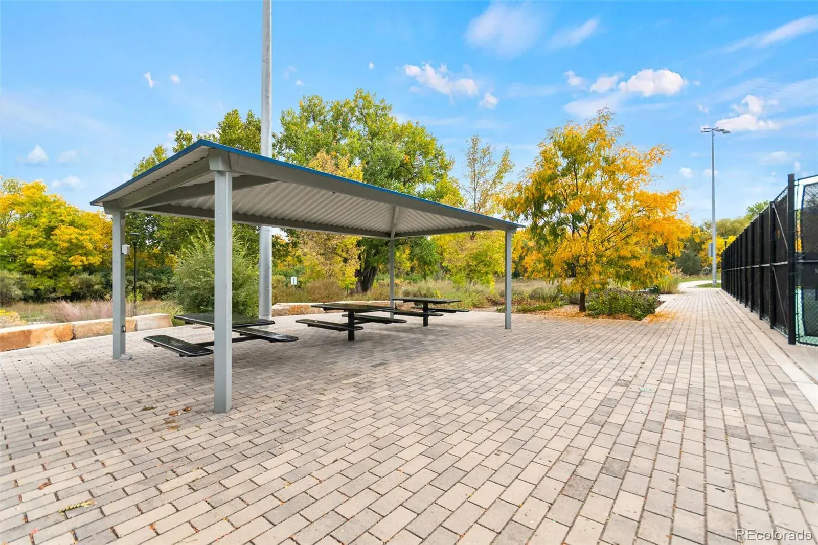 10162025224417 1600 40