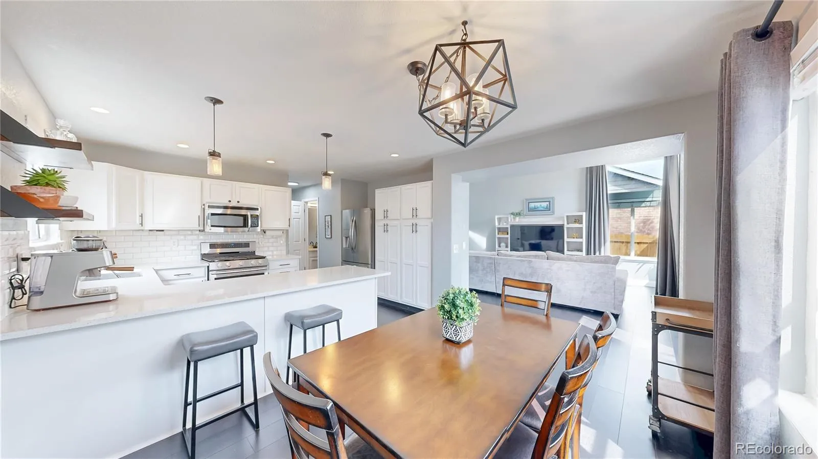 04062026145250 1600 12