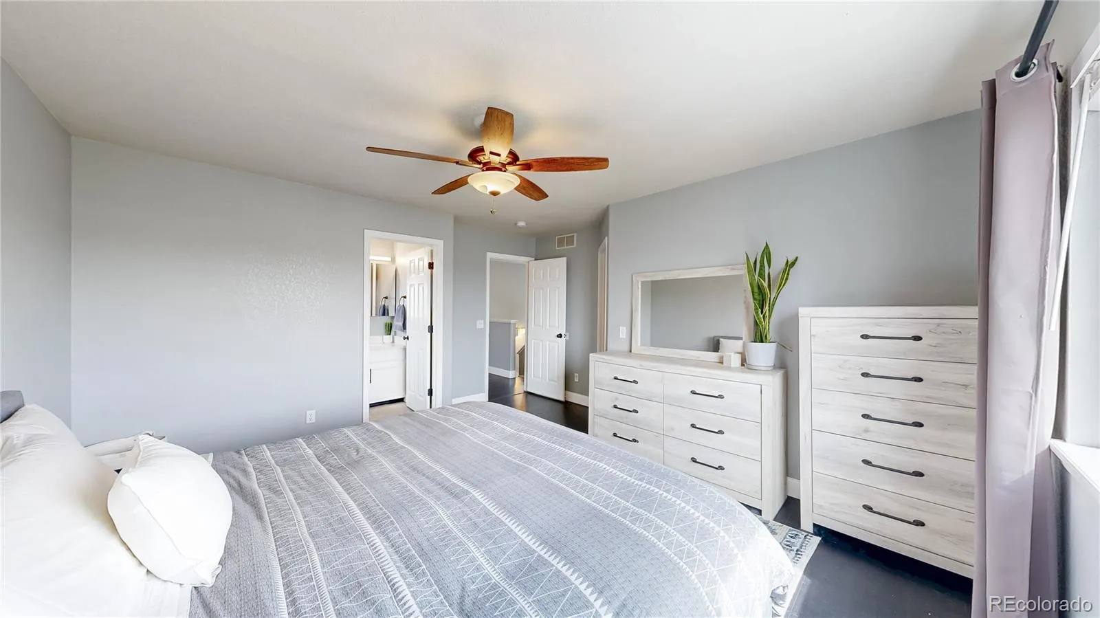 04062026145250 1600 21