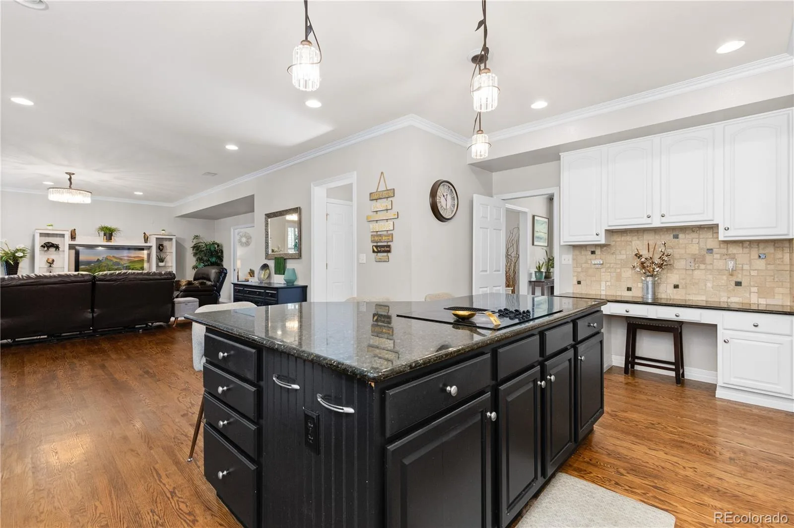 6521 S Walden Way Aurora CO 80016 MLS #REC8287417 06192026235402 1600 18