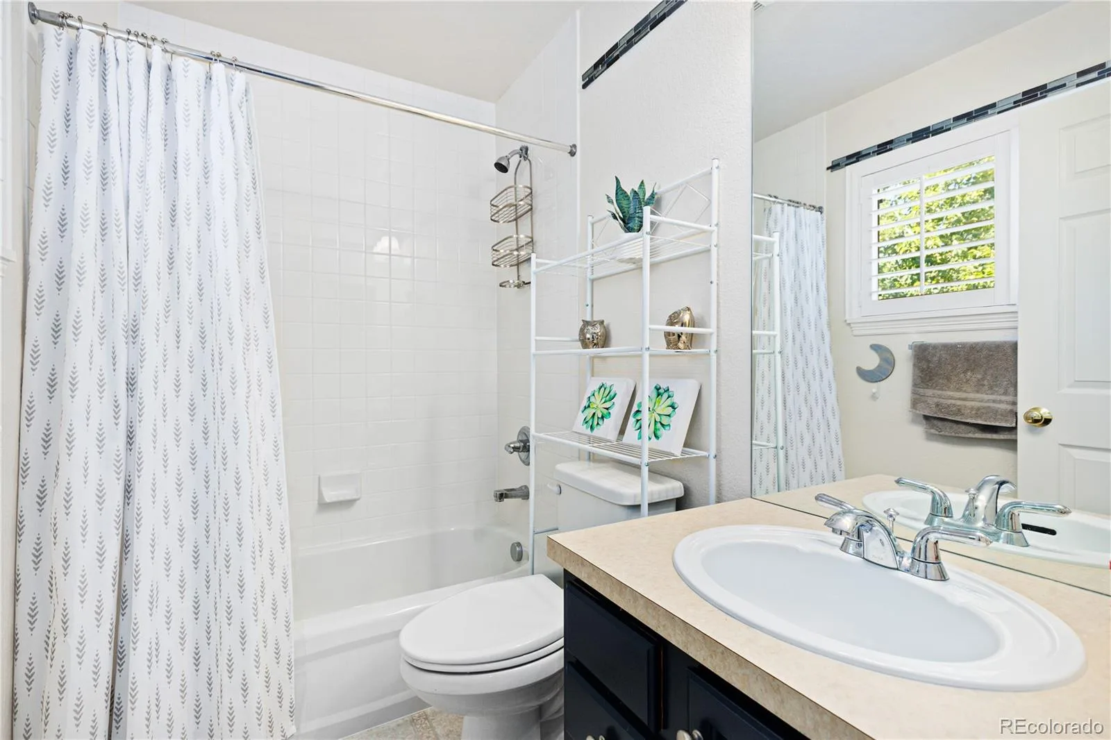 6521 S Walden Way Aurora CO 80016 MLS #REC8287417 06192026235402 1600 32