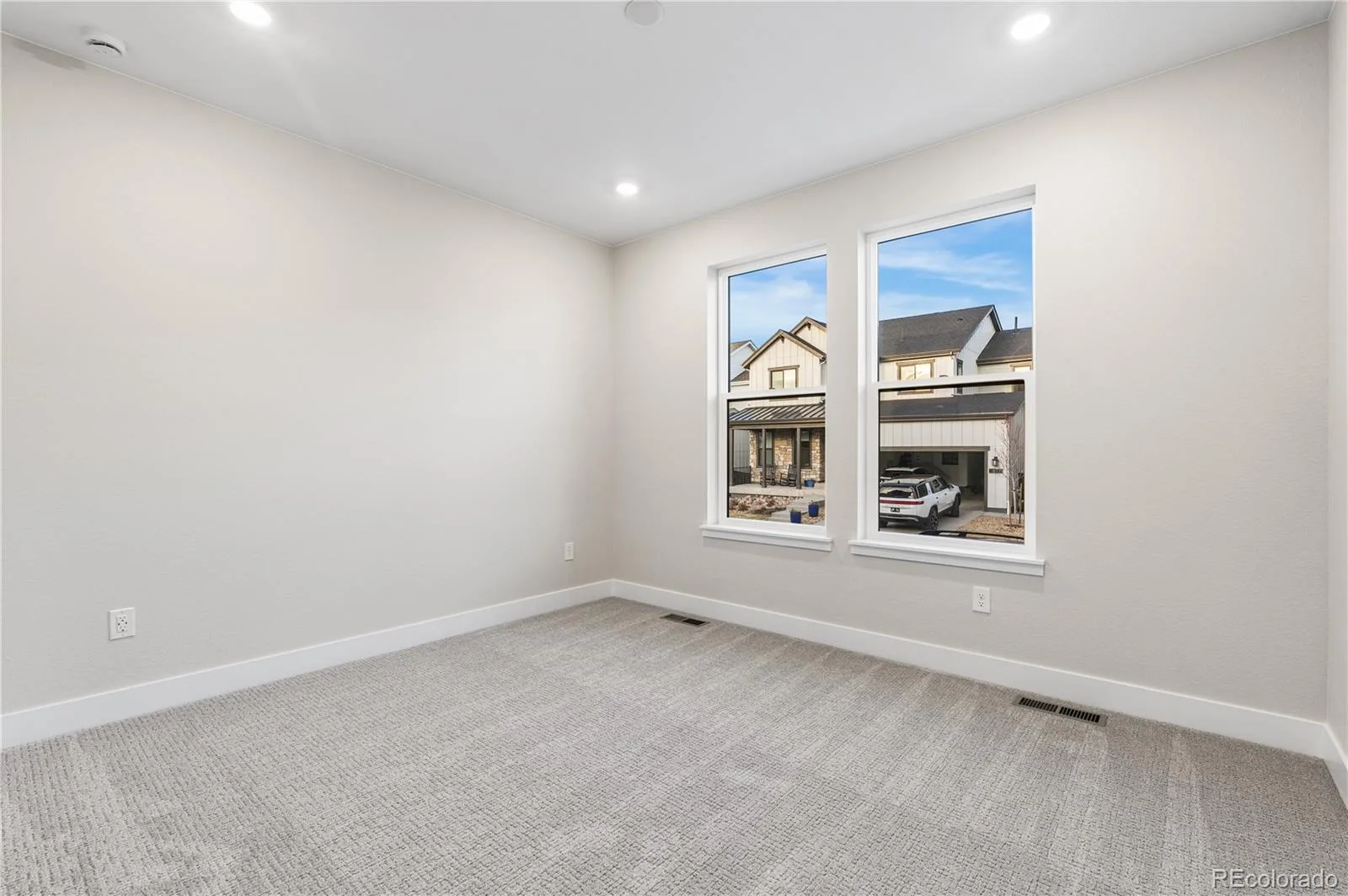 8770 Summerwalk Trail Littleton CO 80125 | MLS #REC8288150 07092026133720 1600 10