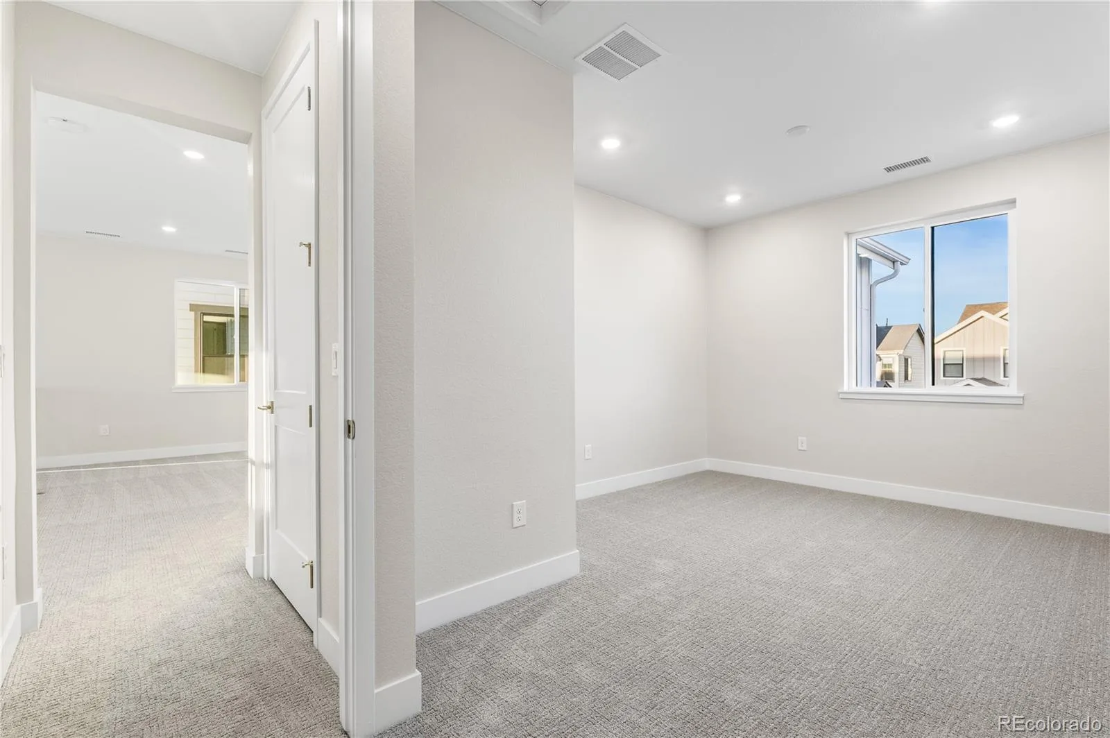 8770 Summerwalk Trail Littleton CO 80125 | MLS #REC8288150 07092026133720 1600 11