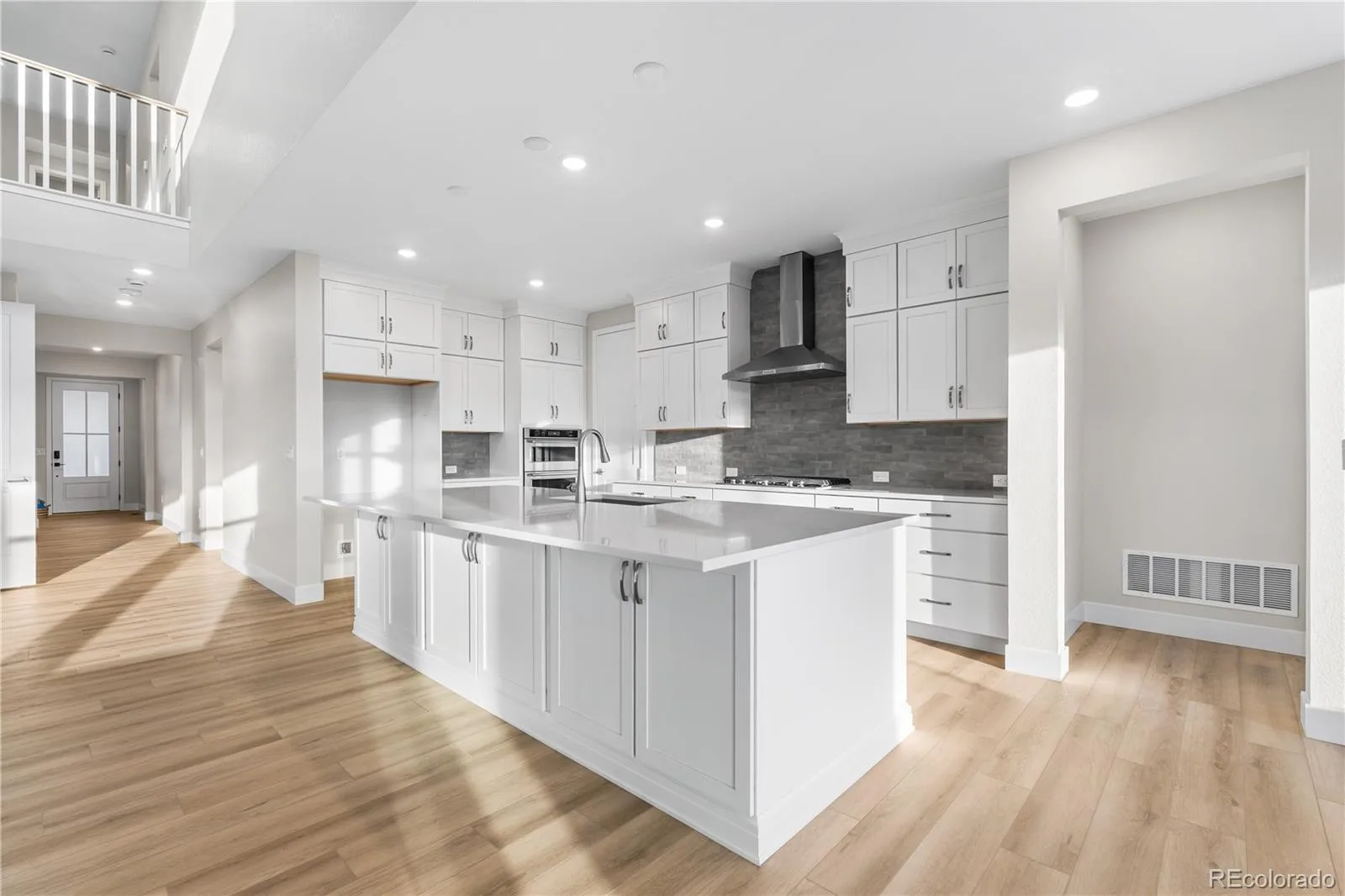 8770 Summerwalk Trail Littleton CO 80125 | MLS #REC8288150 07092026133720 1600 19