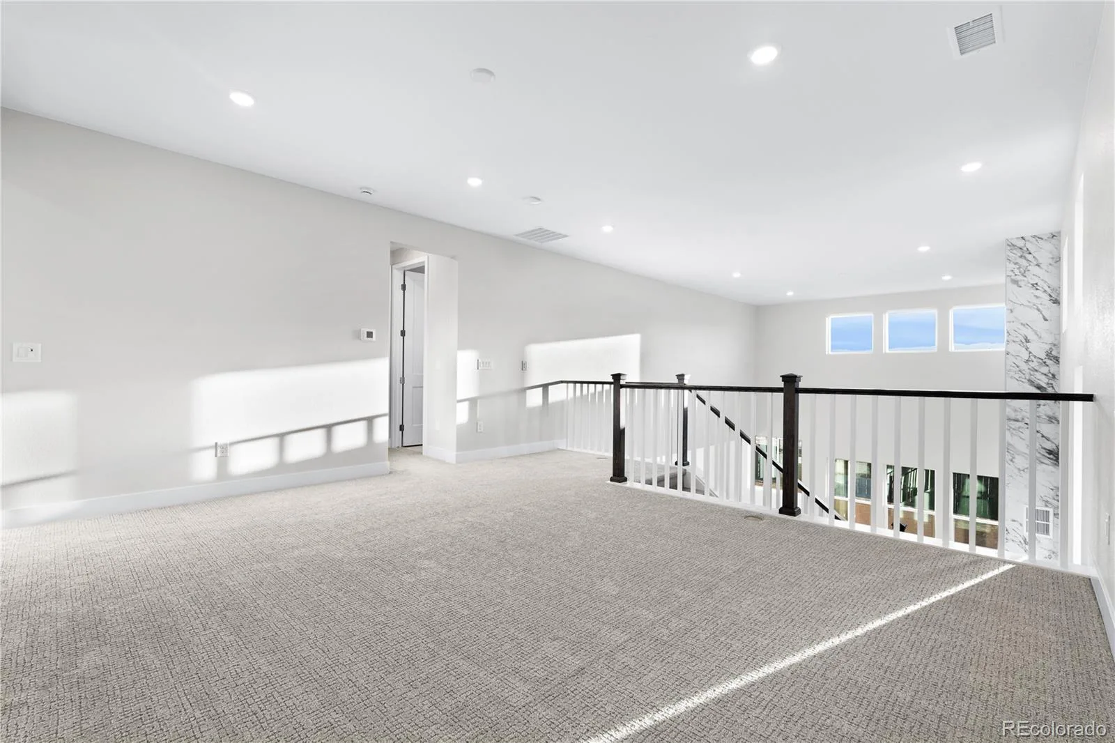 8770 Summerwalk Trail Littleton CO 80125 | MLS #REC8288150 07092026133720 1600 23