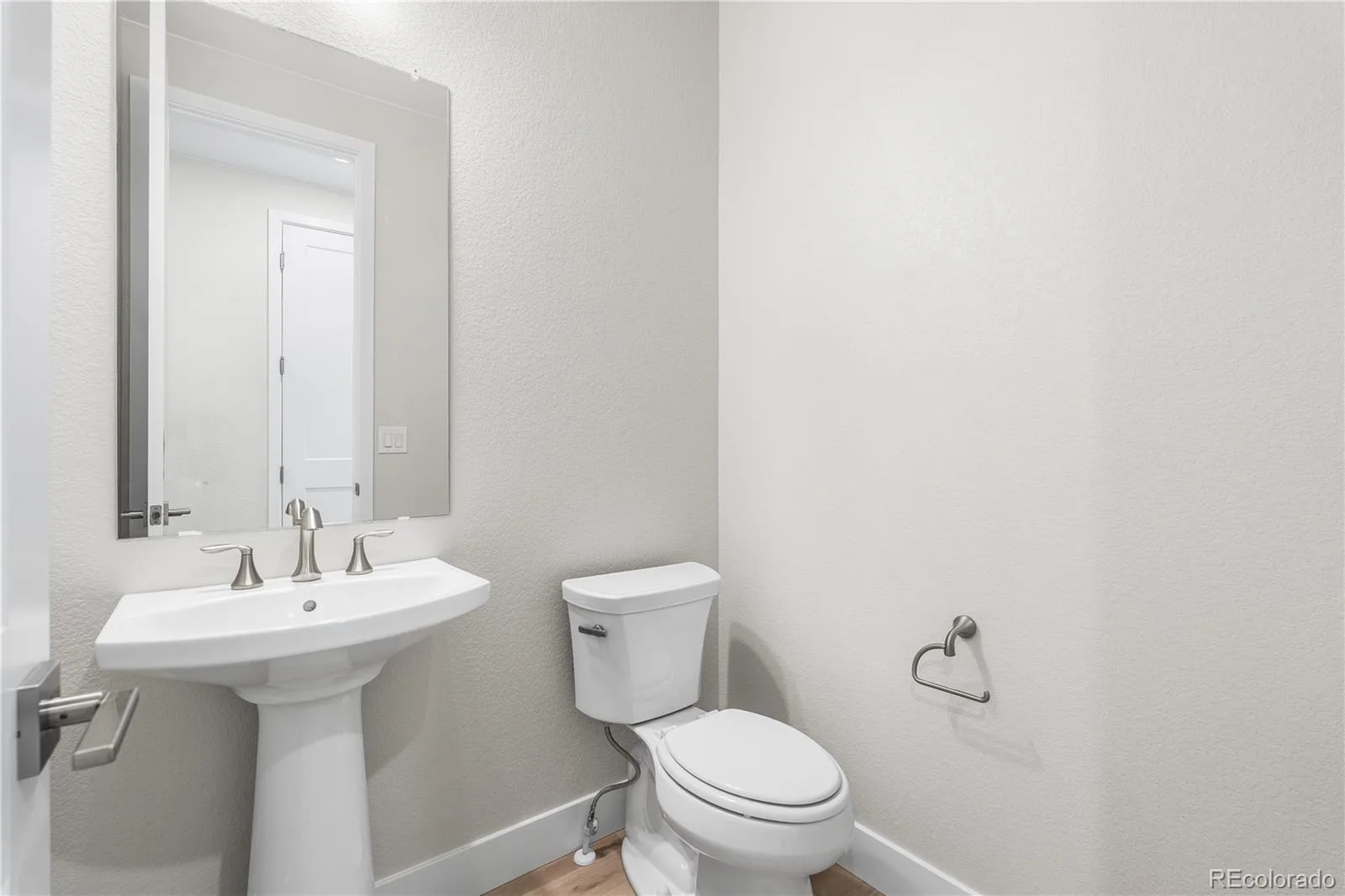 8770 Summerwalk Trail Littleton CO 80125 | MLS #REC8288150 07092026133720 1600 24