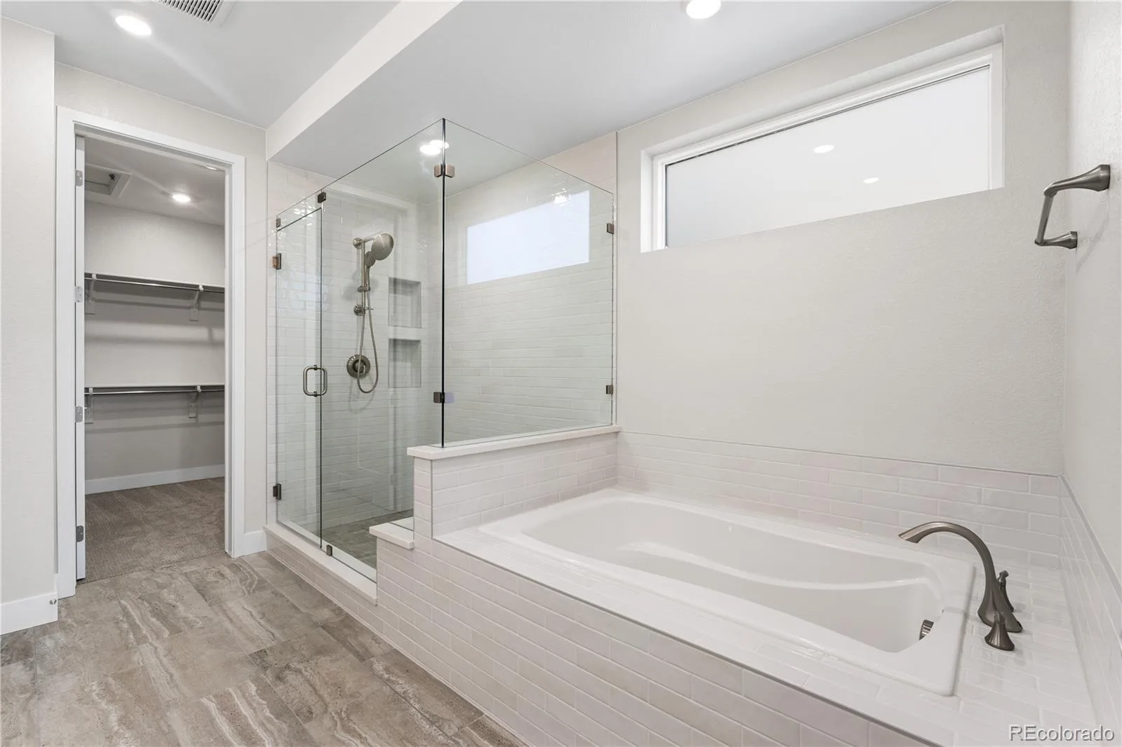 8770 Summerwalk Trail Littleton CO 80125 | MLS #REC8288150 07092026133720 1600 26