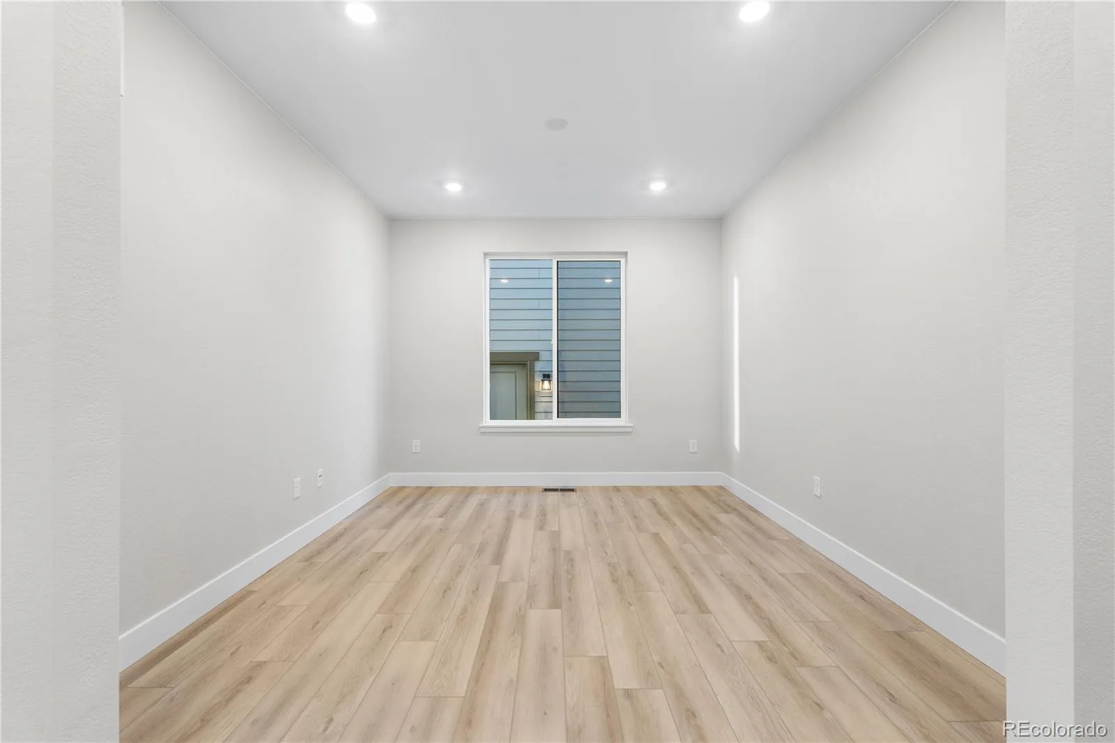 8770 Summerwalk Trail Littleton CO 80125 | MLS #REC8288150 07092026133720 1600 31