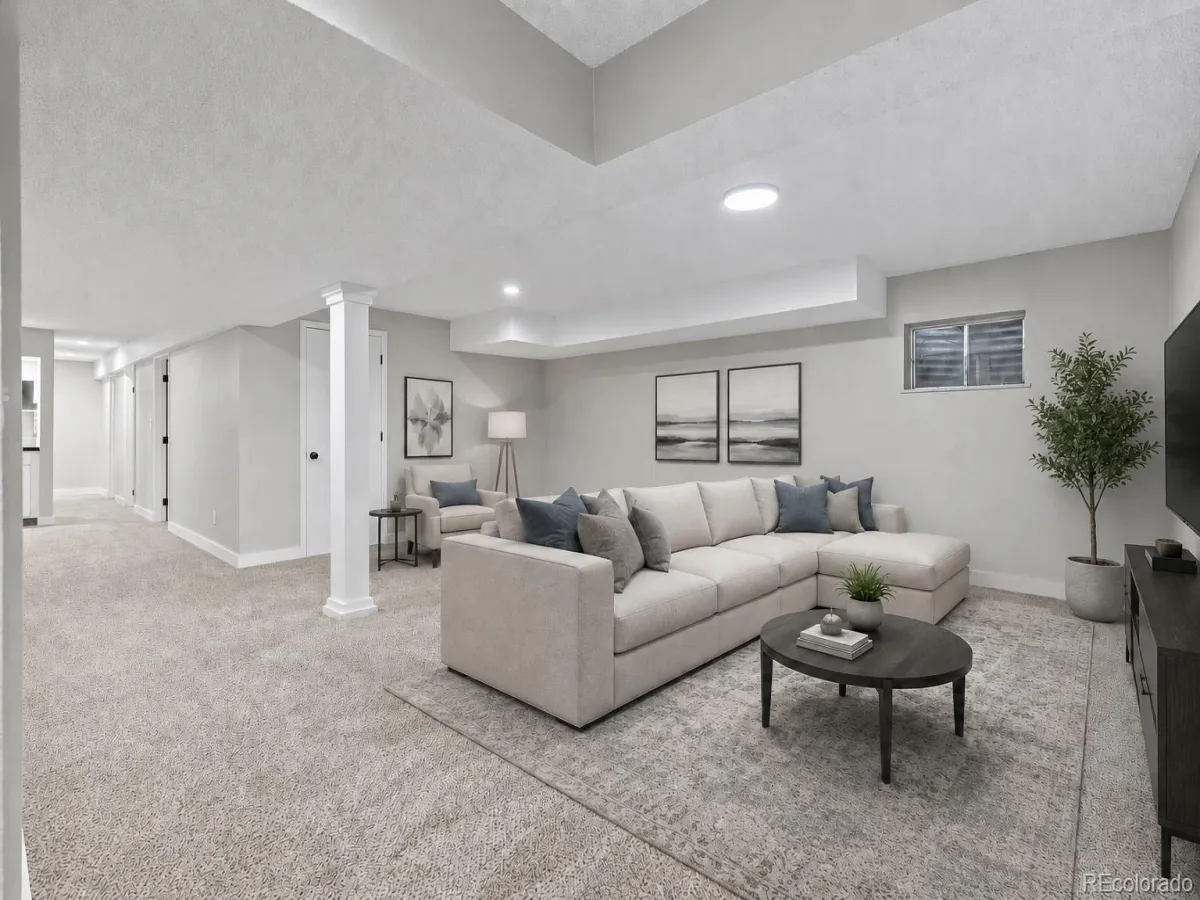 2318 S Troy Street Aurora CO 80014 MLS #REC8289473 05132026210823 1200 19