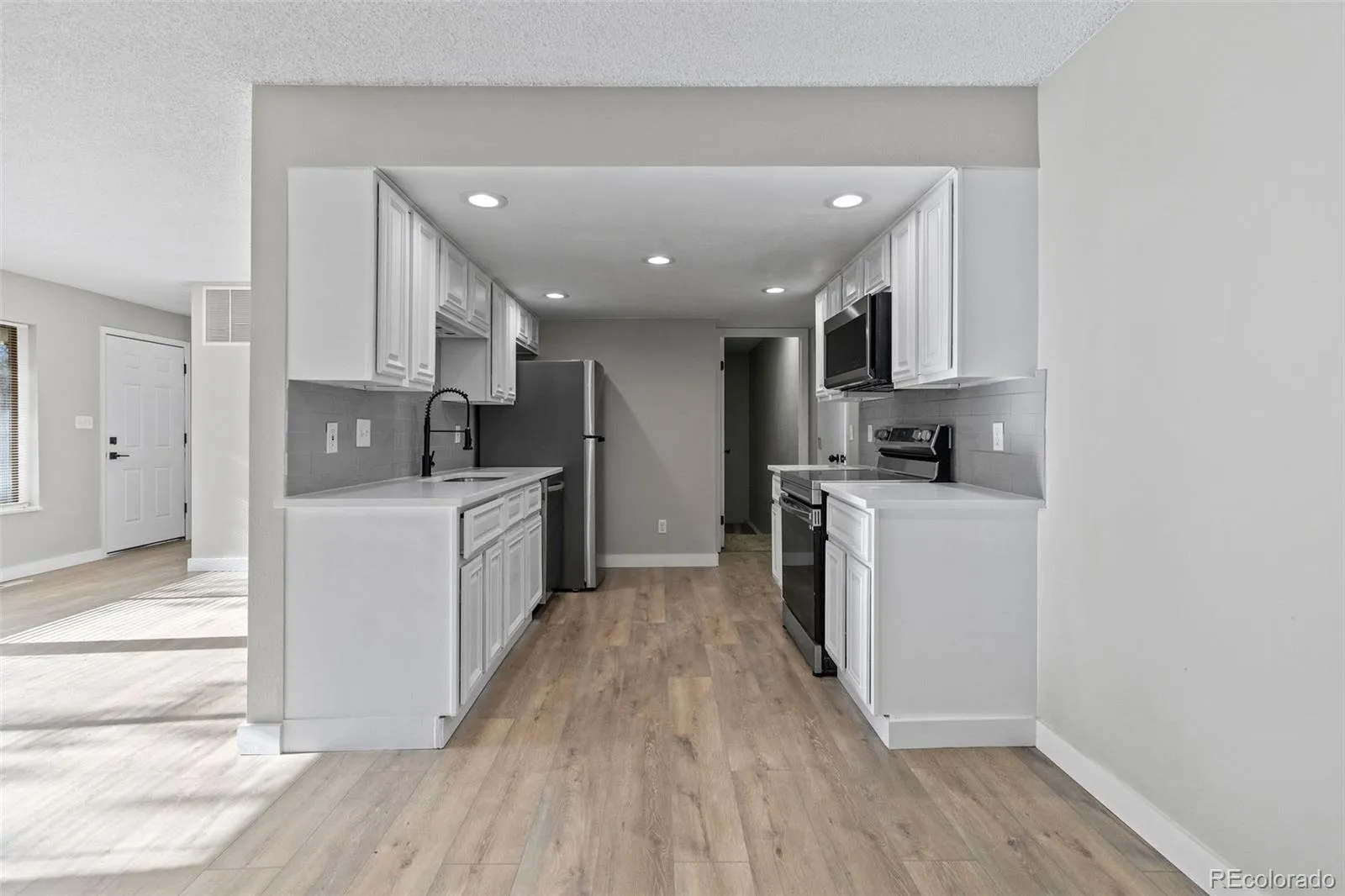 2318 S Troy Street Aurora CO 80014 MLS #REC8289473 05132026210823 1600 3