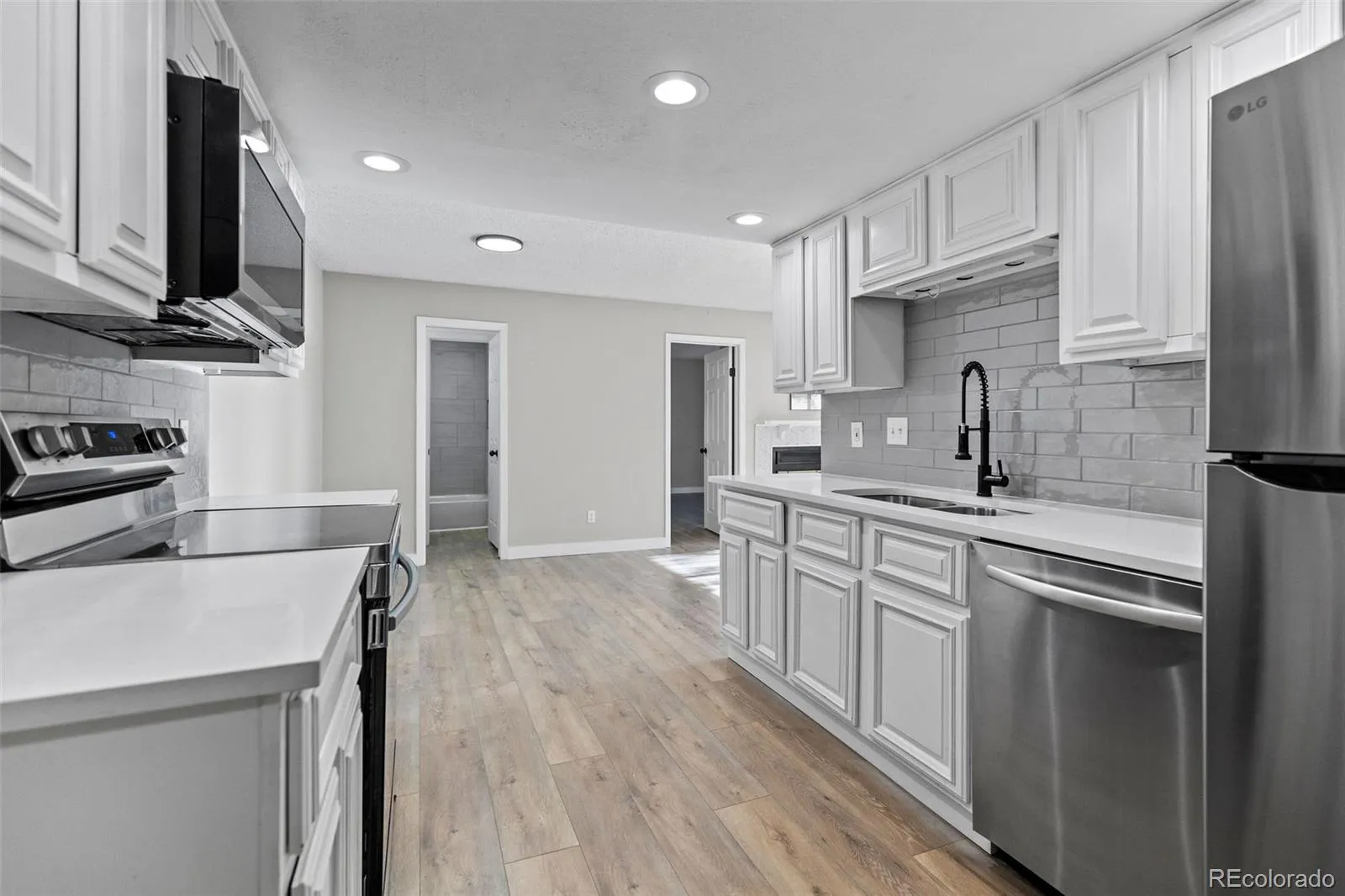2318 S Troy Street Aurora CO 80014 MLS #REC8289473 05132026210823 1600 5