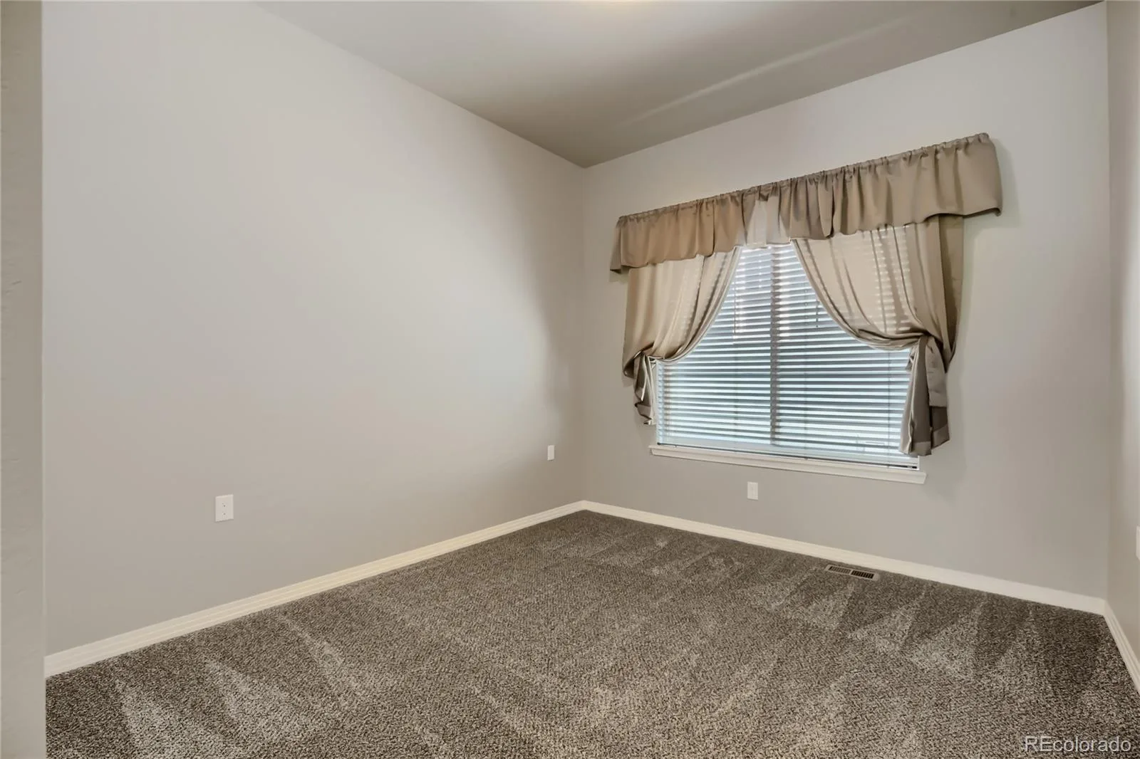 801 Widgeon Drive Longmont CO 80503 MLS #REC8292751 06082026205621 1600 26