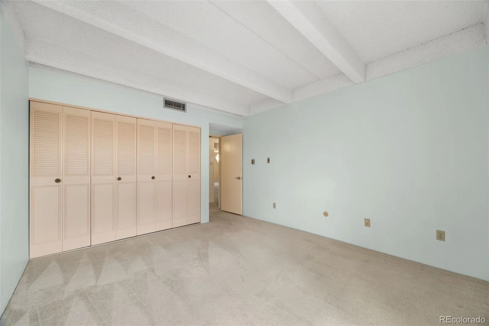 7865 E Mississippi Avenue #1002 Denver CO 80247 | MLS #REC8292840 09232026011303 1600 25