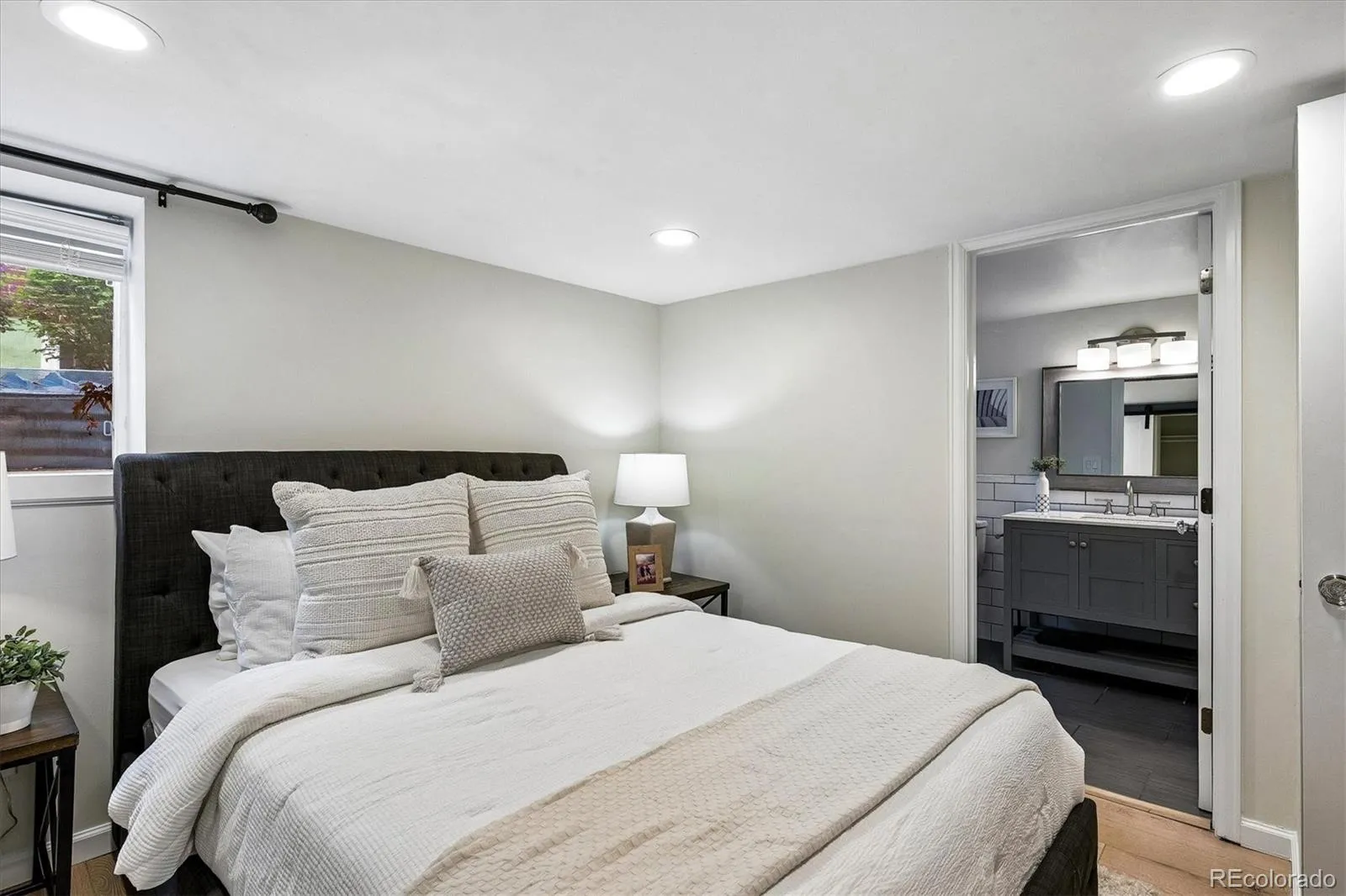 04162026212942 1600 16