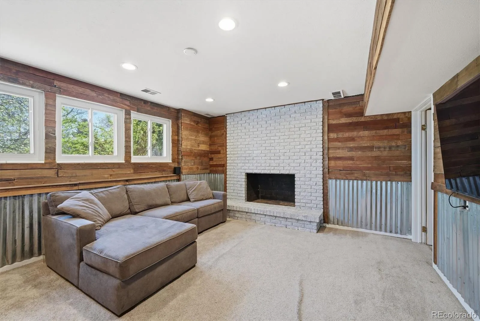 04082026235028 1600 23