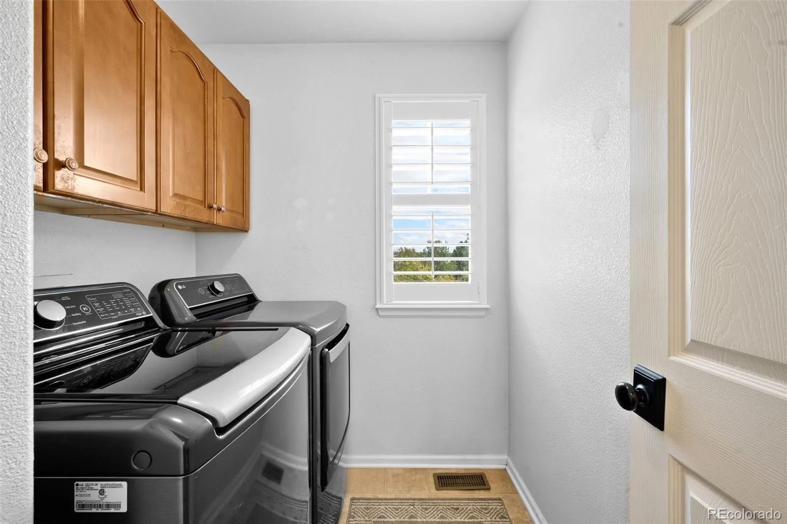 17382 E Lake Lane Aurora CO 80016 | MLS #REC8298876 09242026030606 1600 18