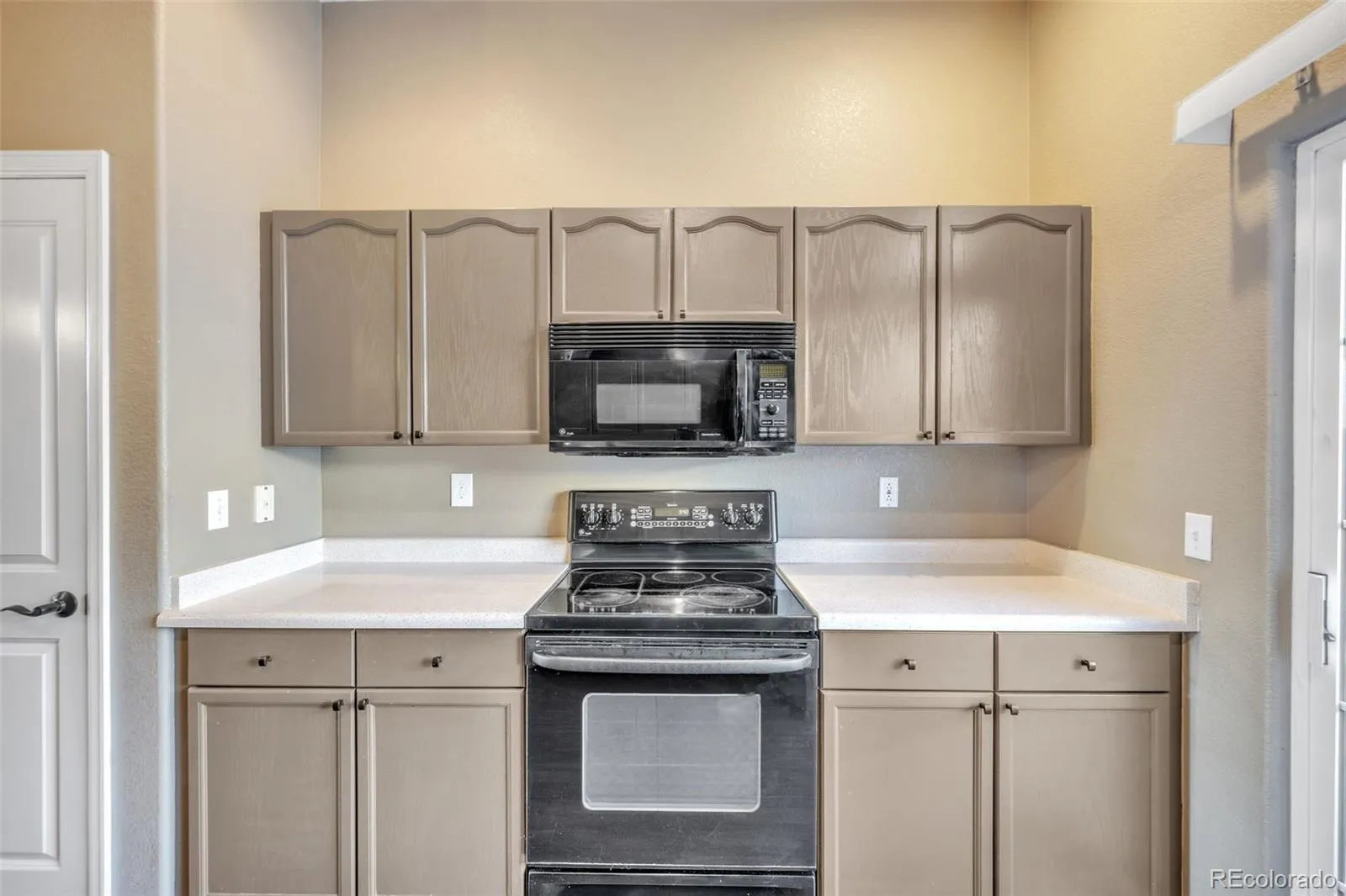 3995 S Dillon Way #202 Aurora CO 80014 MLS #REC8300802 05012026011053 1600 6