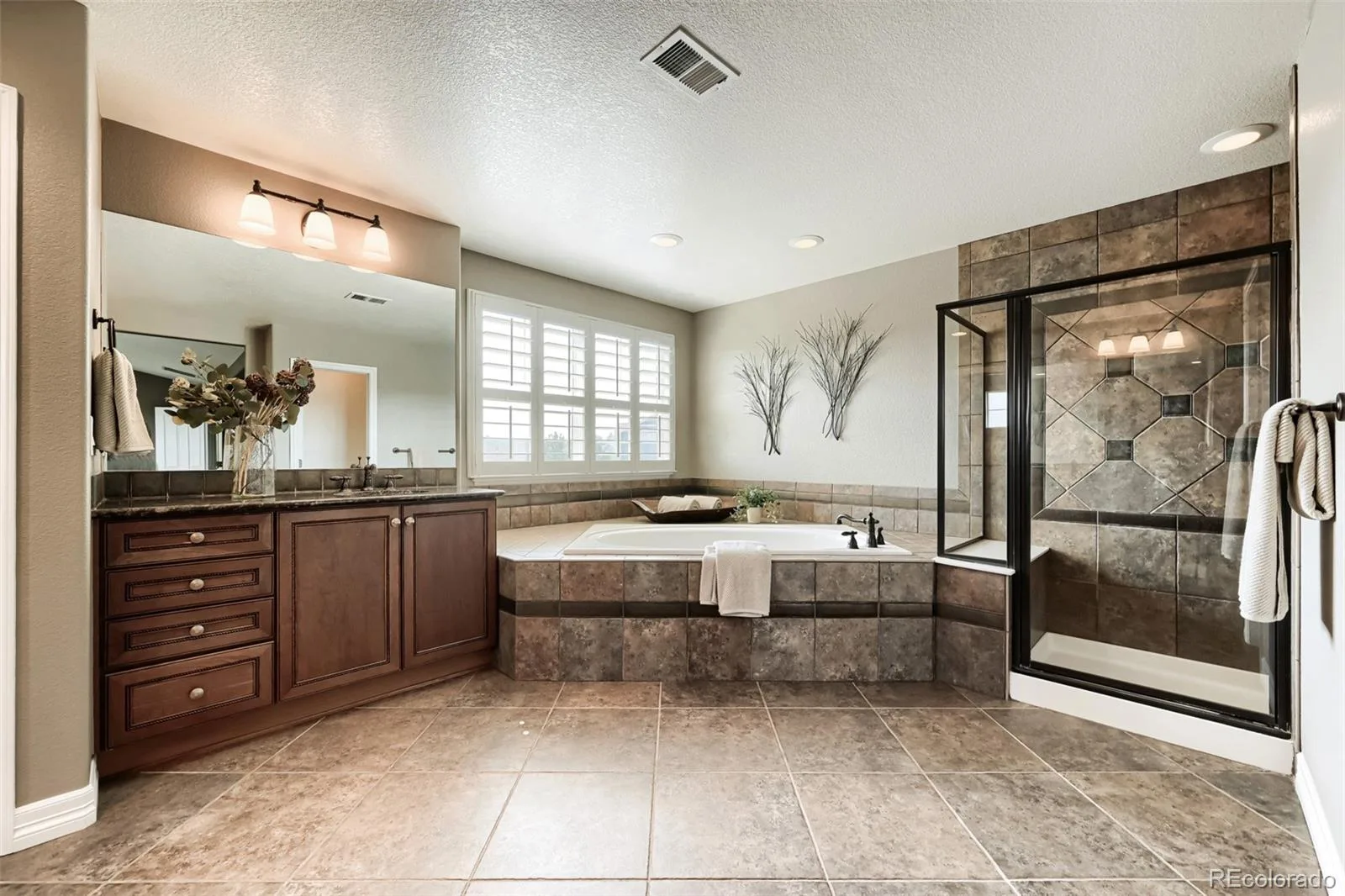 2221 Ridgetrail Drive Castle Rock CO 80104 | MLS #REC8303519 07092026215748 1600 14