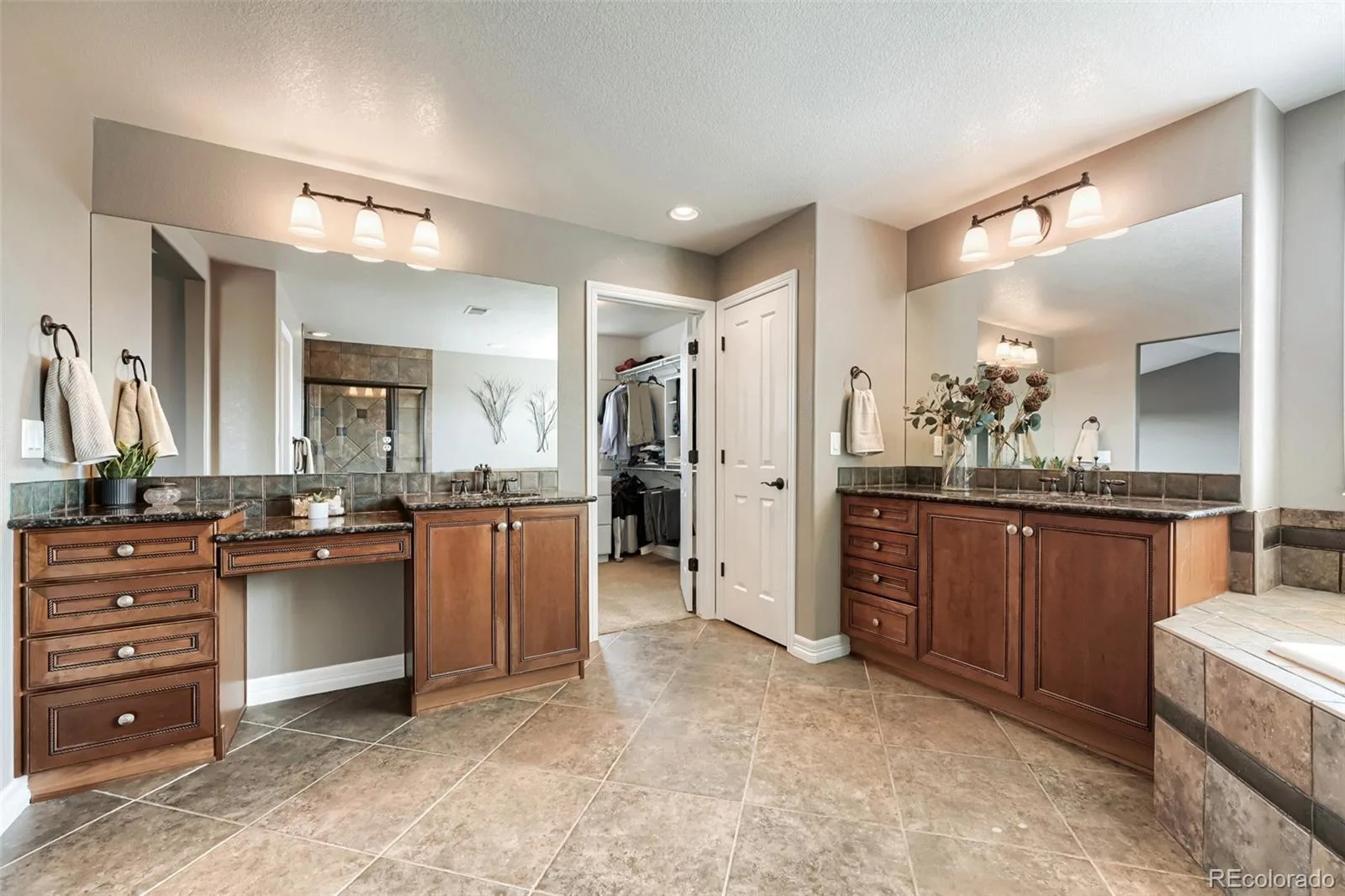 2221 Ridgetrail Drive Castle Rock CO 80104 | MLS #REC8303519 07092026215748 1600 15
