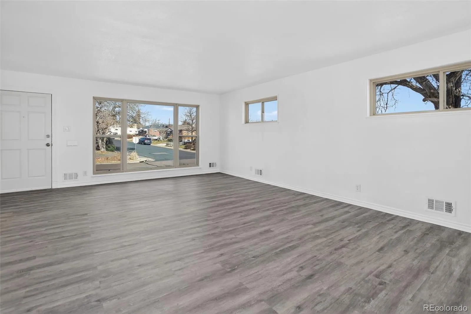 04172026220749 1600 11