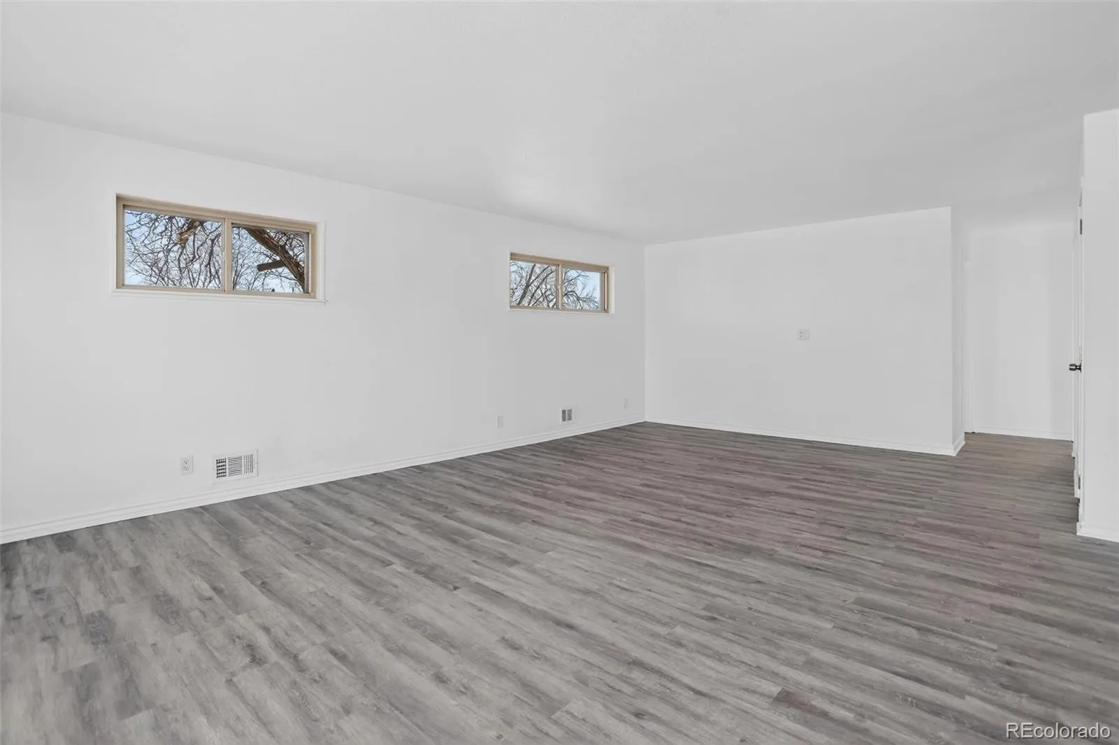 04172026220749 1600 12