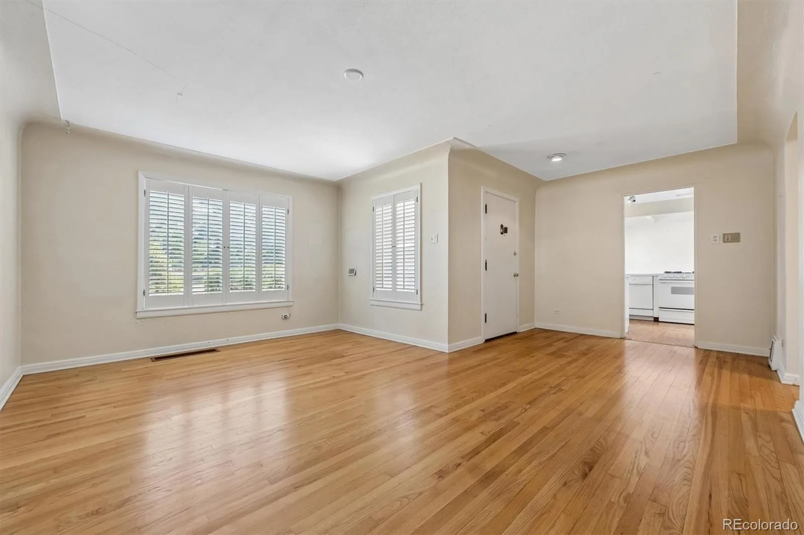 815 Oneida Street Denver CO 80220 MLS #REC8304907 05152026020933 1600 11