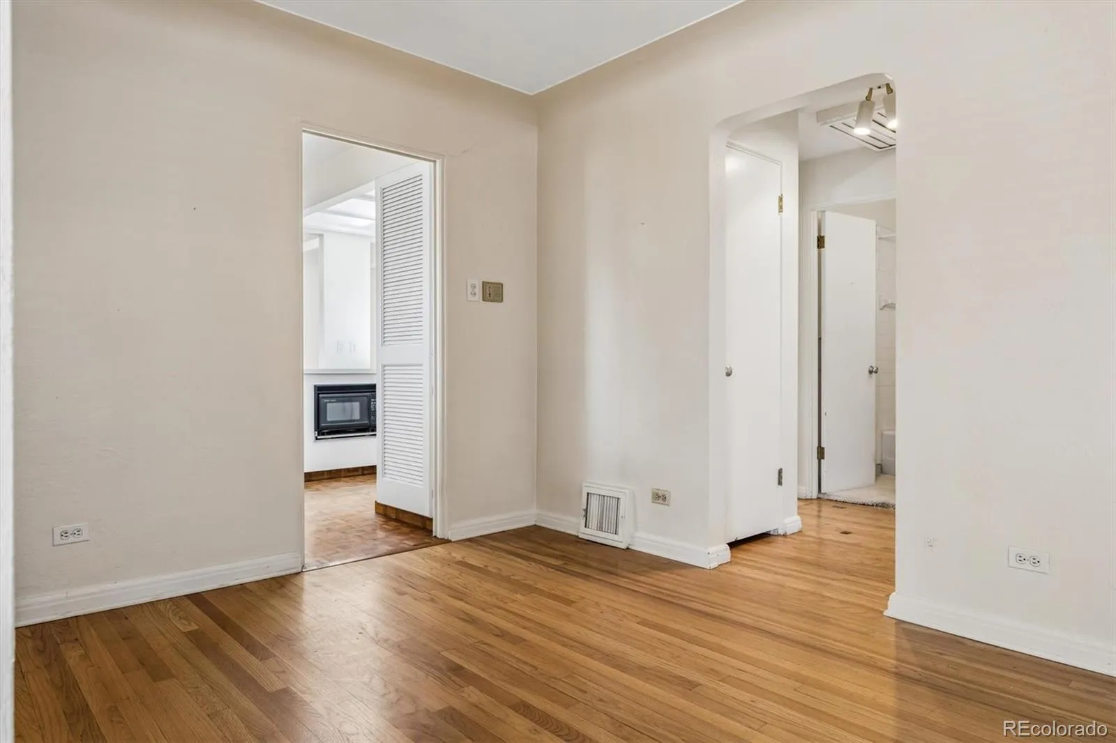 815 Oneida Street Denver CO 80220 MLS #REC8304907 05152026020933 1600 14
