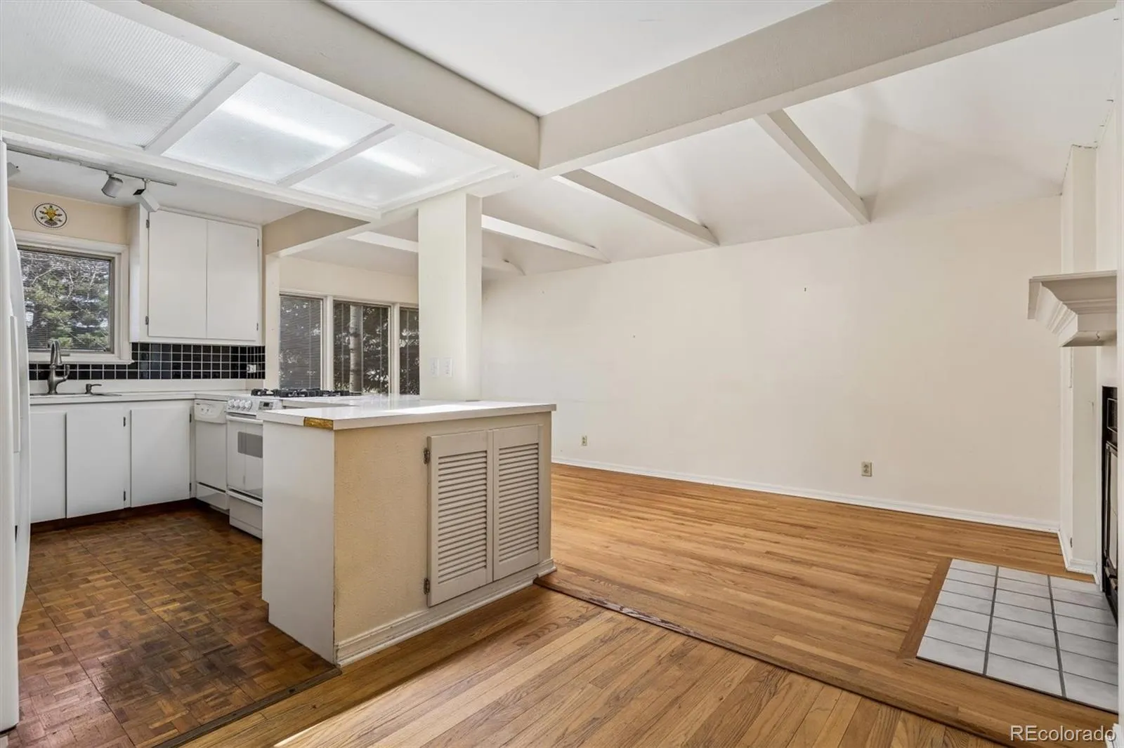 815 Oneida Street Denver CO 80220 MLS #REC8304907 05152026020933 1600 19