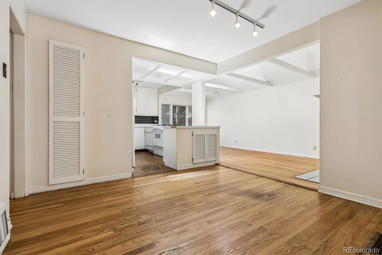 815 Oneida Street Denver CO 80220 MLS #REC8304907 05152026020933 1600 20