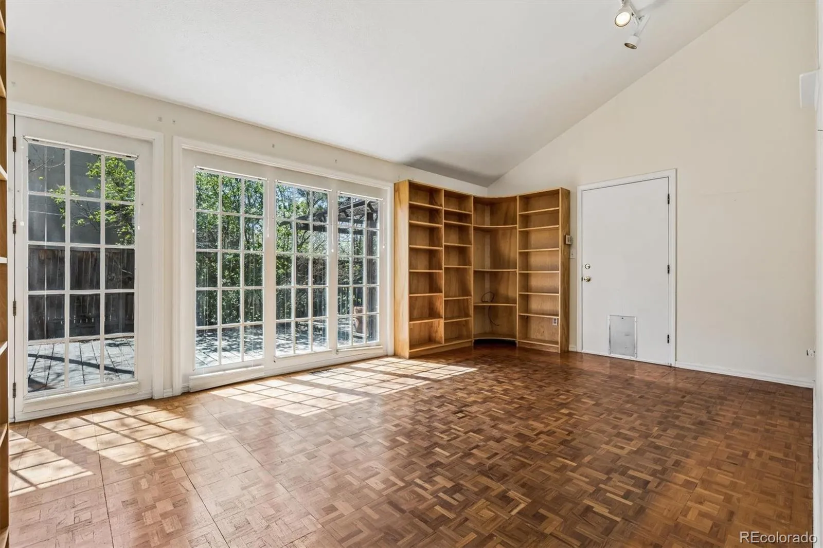 815 Oneida Street Denver CO 80220 MLS #REC8304907 05152026020933 1600 22