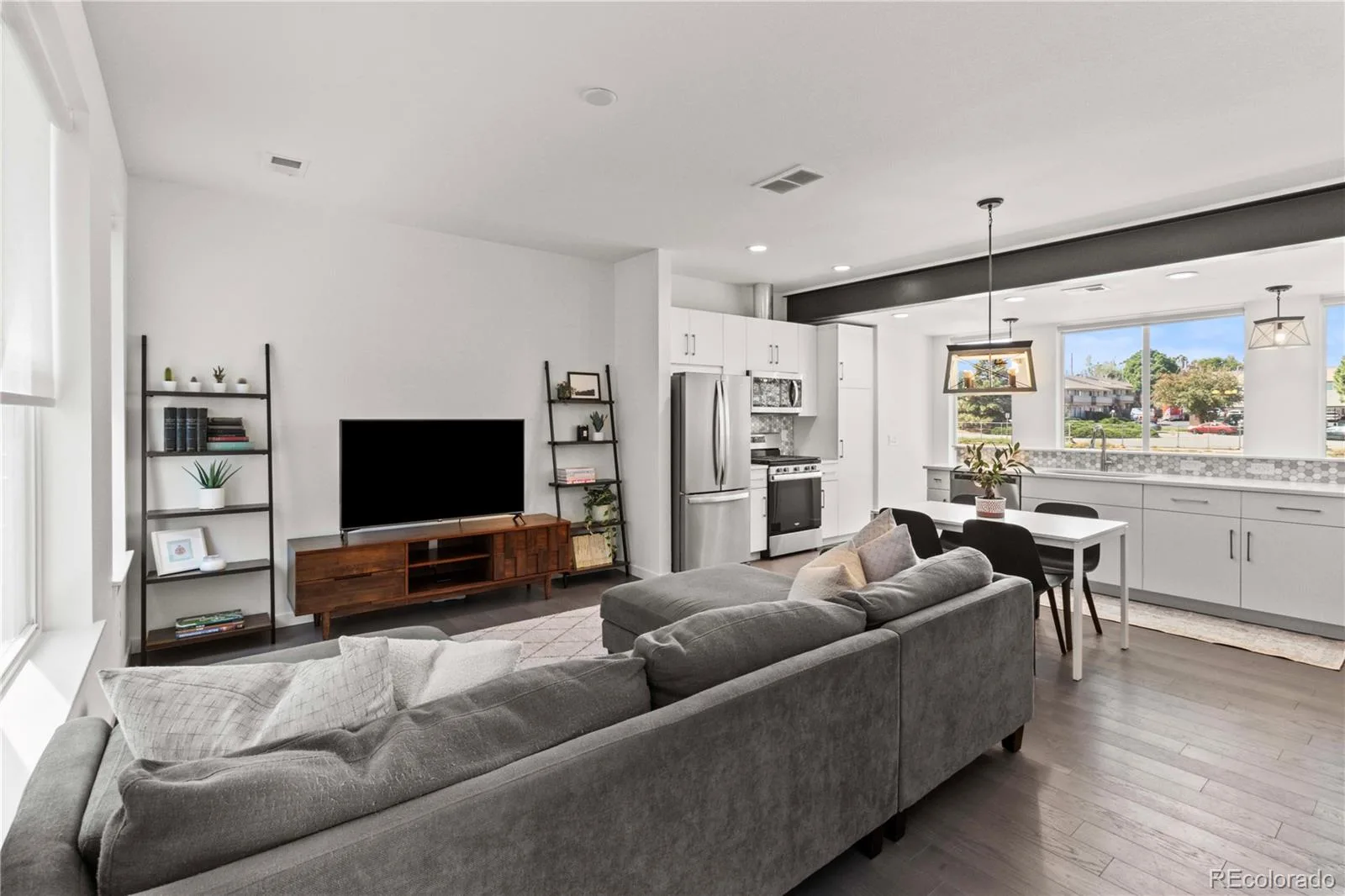 8711 E Hampden Avenue #13 Denver CO 80231 | MLS #REC8306942 10012026041218 1600 3