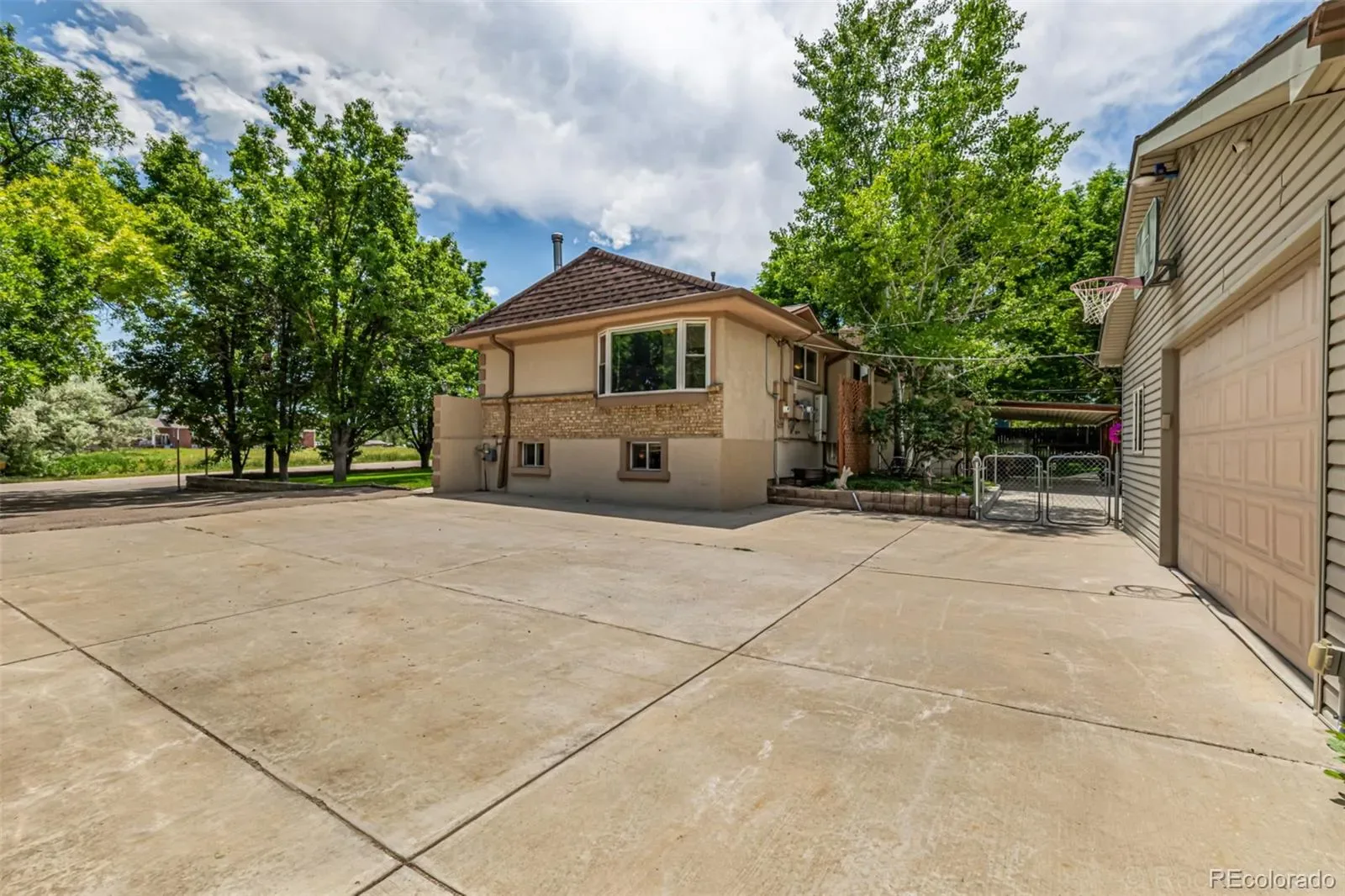 3525 S Brentwood Street Denver CO 80235 MLS #REC8308189 03162026230947 1600 37