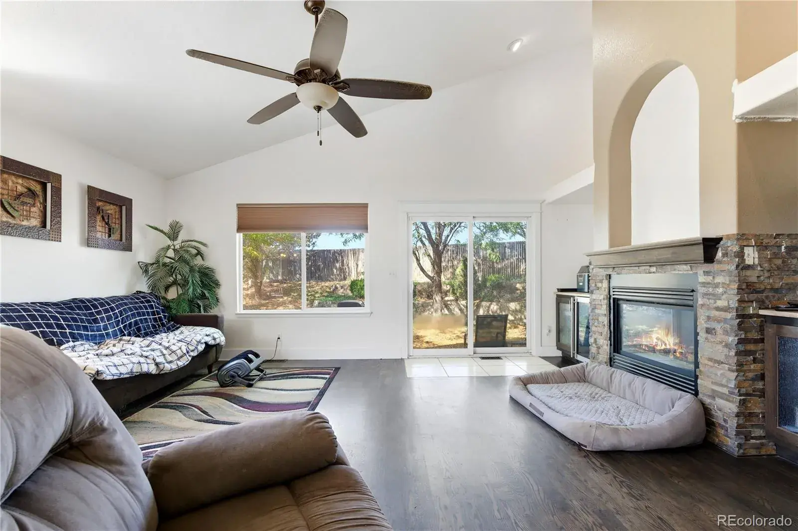 11212025223406 1600 12