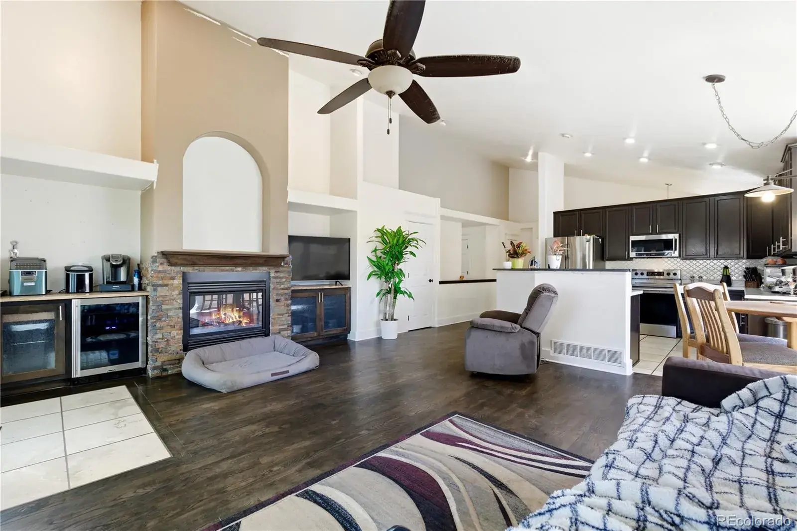 11212025223406 1600 14