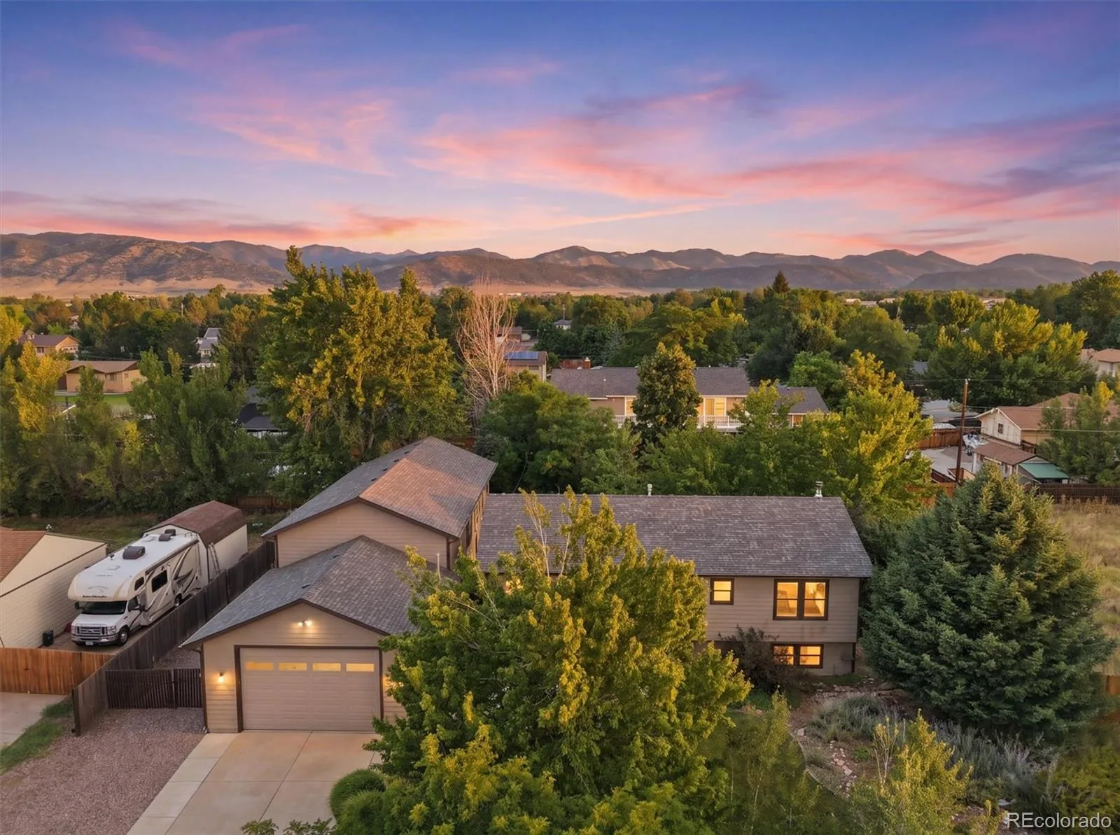 8609 S Allison Street Littleton CO 80128 | MLS #REC8311401 08212026012328 1600 1