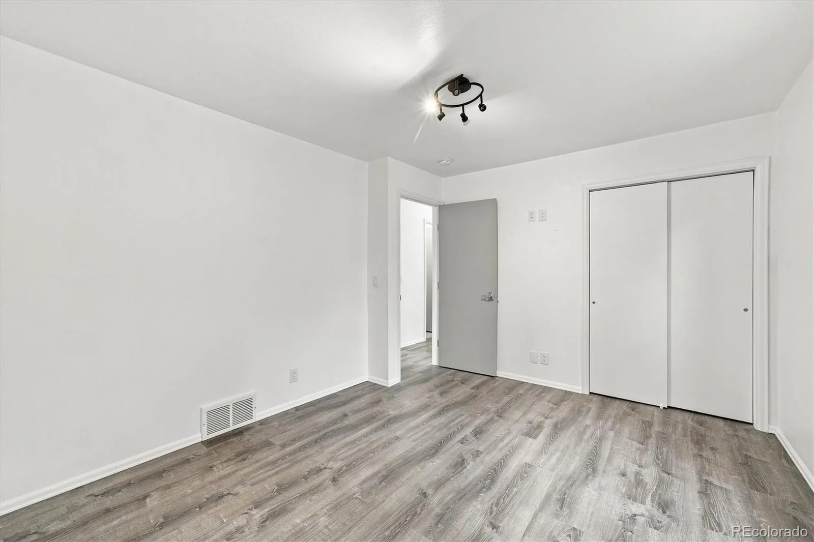 8609 S Allison Street Littleton CO 80128 | MLS #REC8311401 08212026012328 1600 17