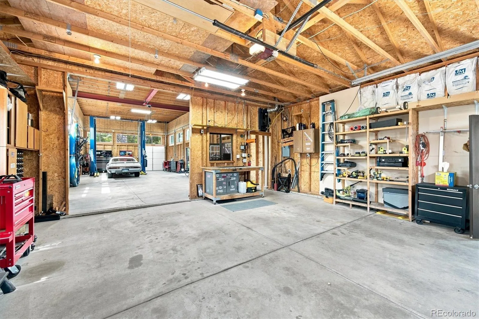 8609 S Allison Street Littleton CO 80128 | MLS #REC8311401 08212026012328 1600 40