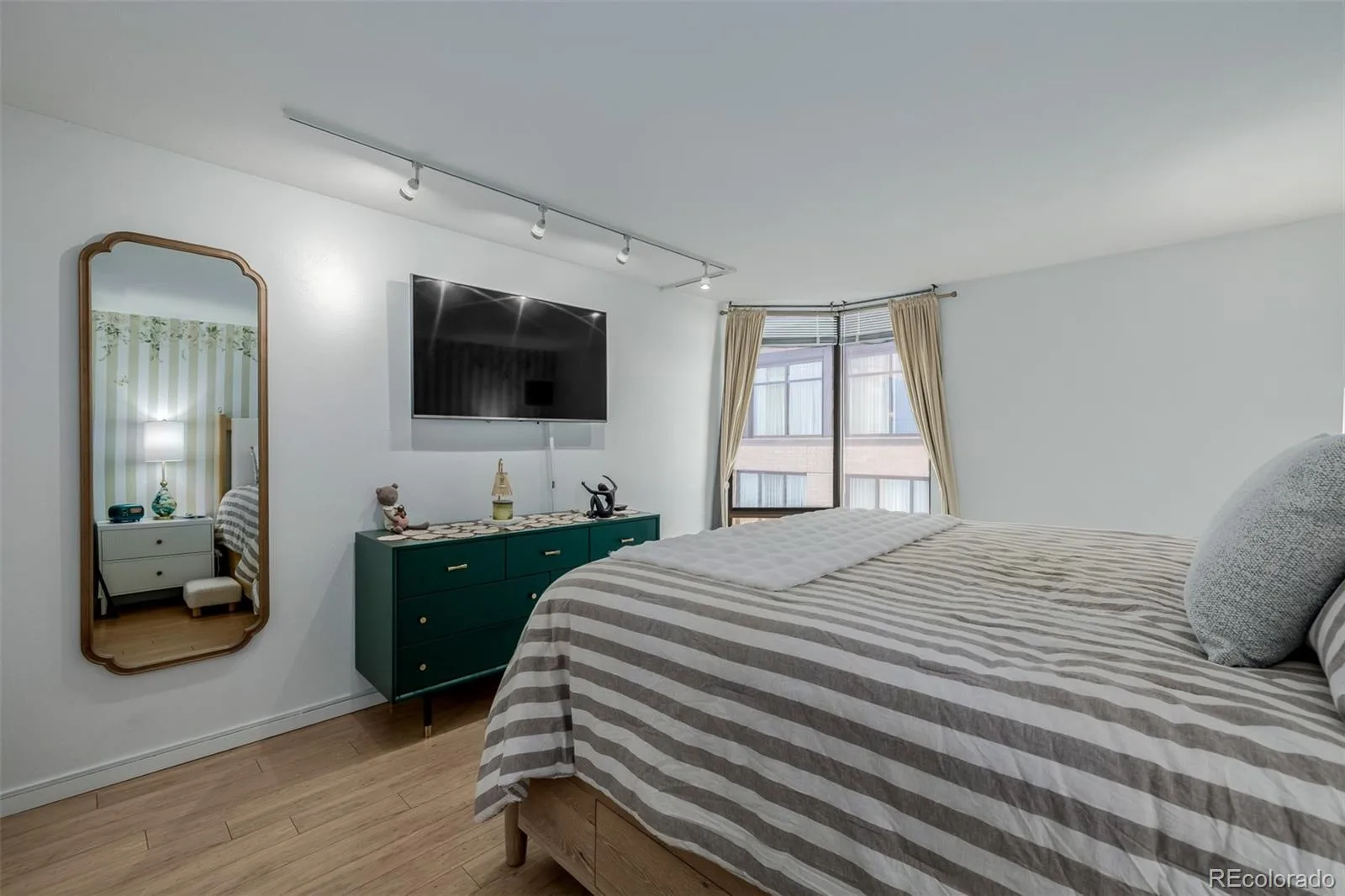 1625 Larimer Street #1207 Denver CO 80202 | MLS #REC8312146 08122026204854 1600 23