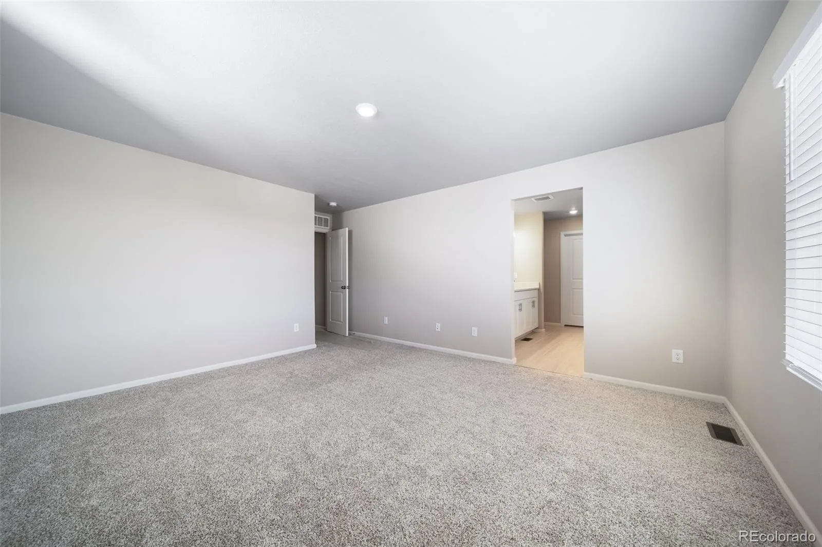22382 E 38th Place Aurora CO 80019 | MLS #REC8316963 09252026152844 1600 18