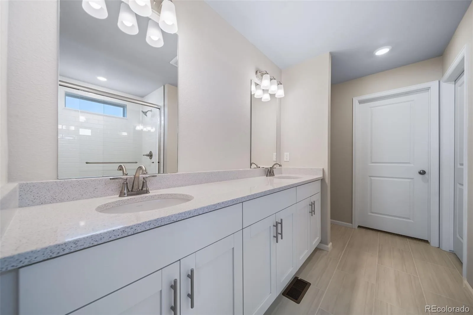 22382 E 38th Place Aurora CO 80019 | MLS #REC8316963 09252026152844 1600 21